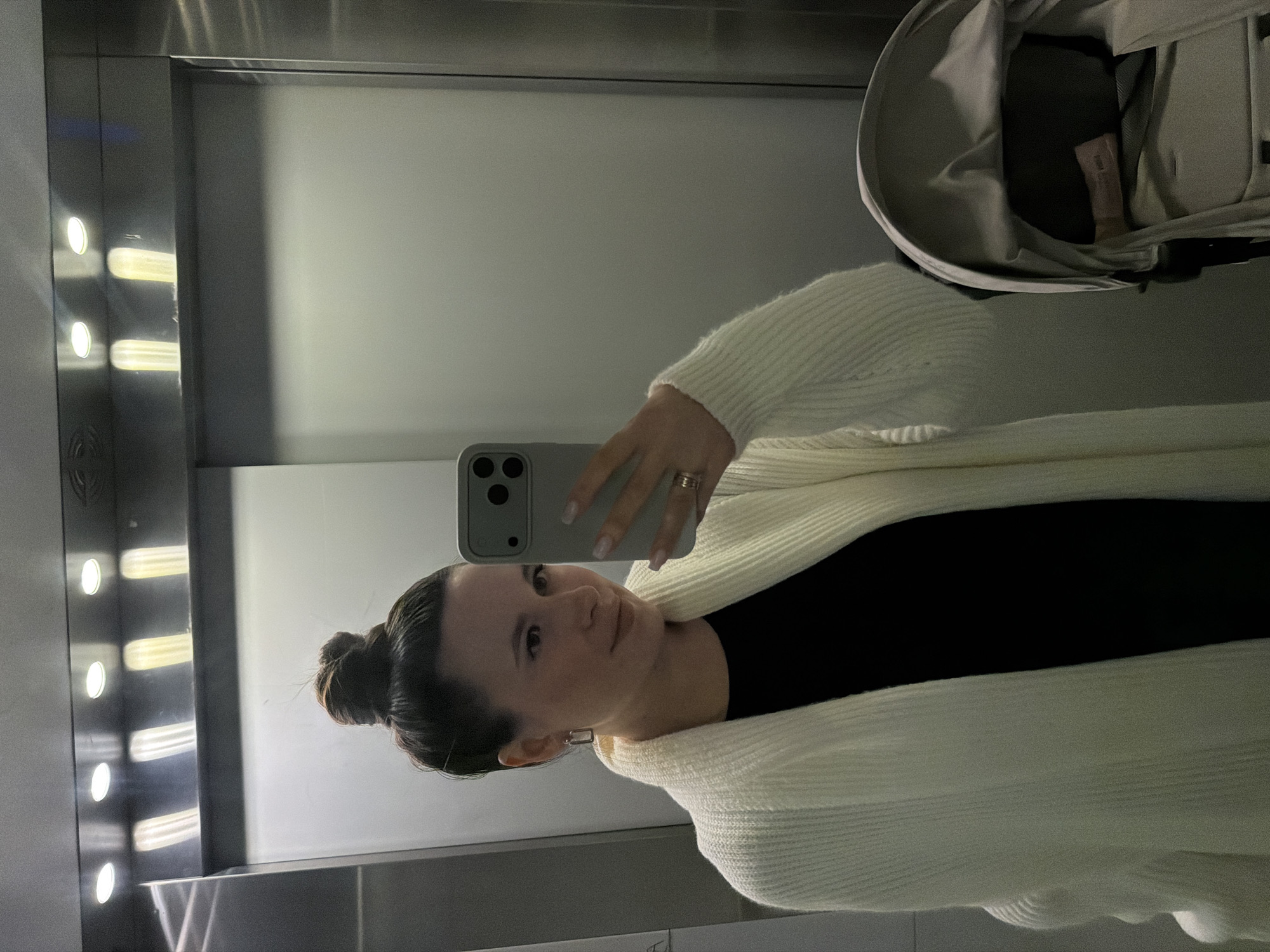 Elevator selfie and a surprised toddler, Odintsovo afternoon