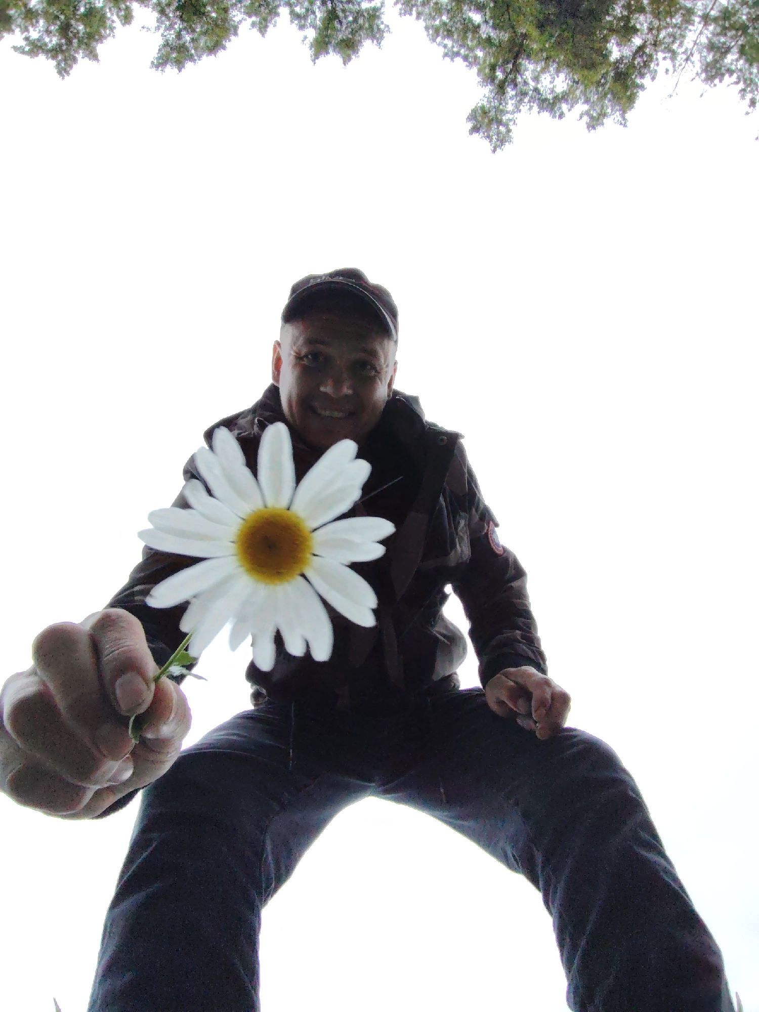Fishing and daisies at Votkinskoye Reservoir on a grey morning