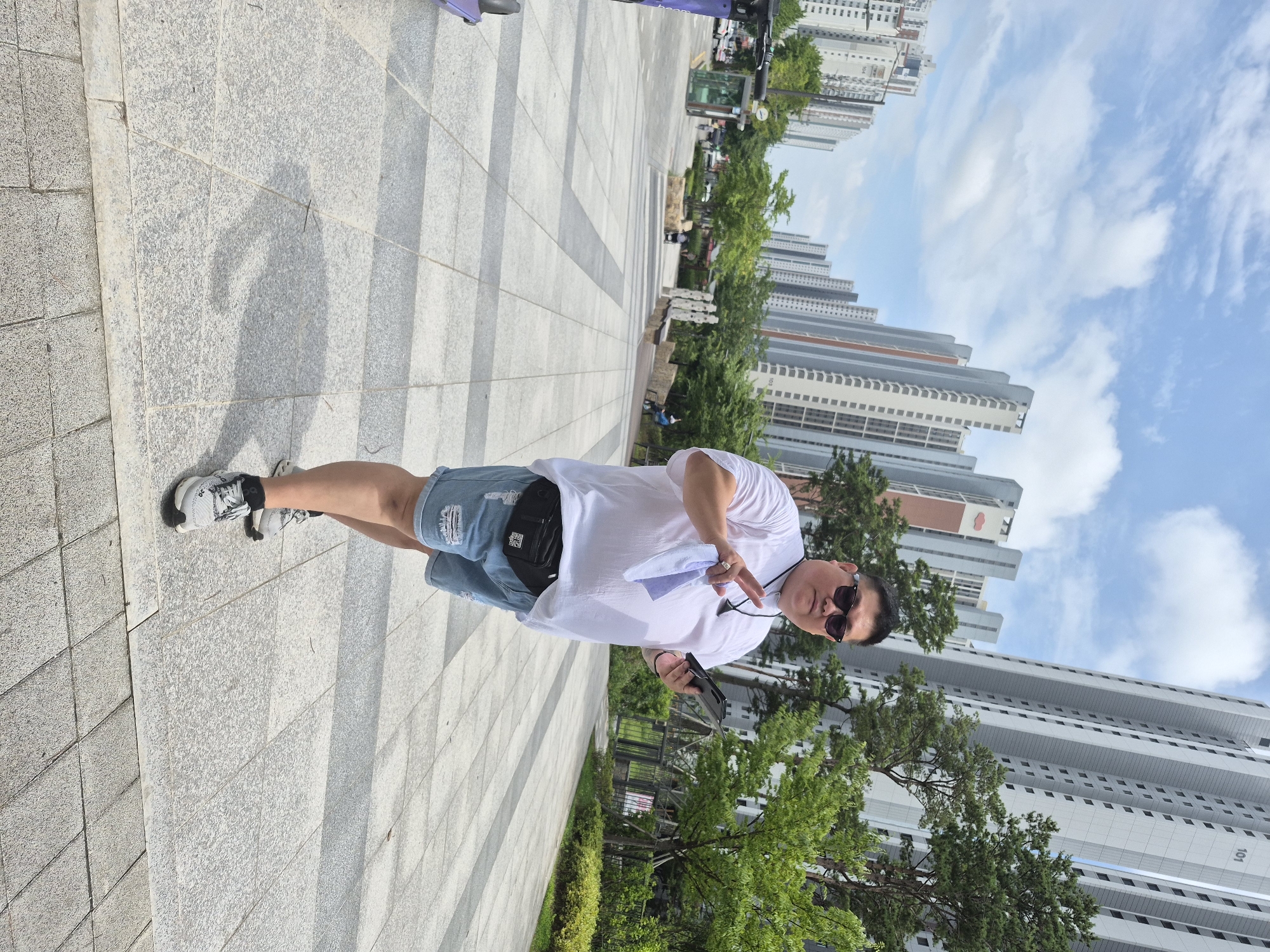 Afternoon around Ansan's apartment blocks and local streets
