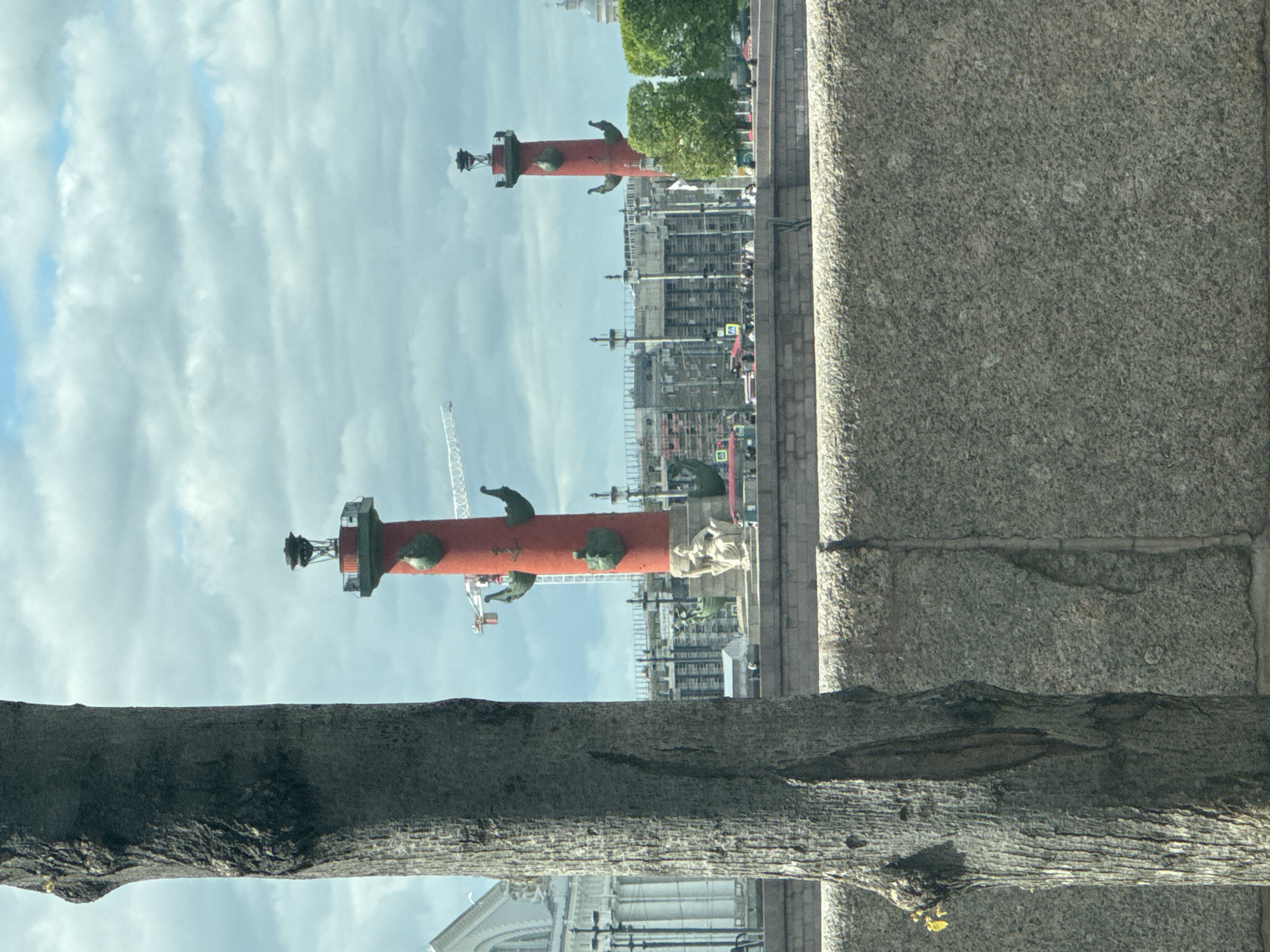 Tourist documents brief sightseeing tour of central Saint Petersburg landmarks