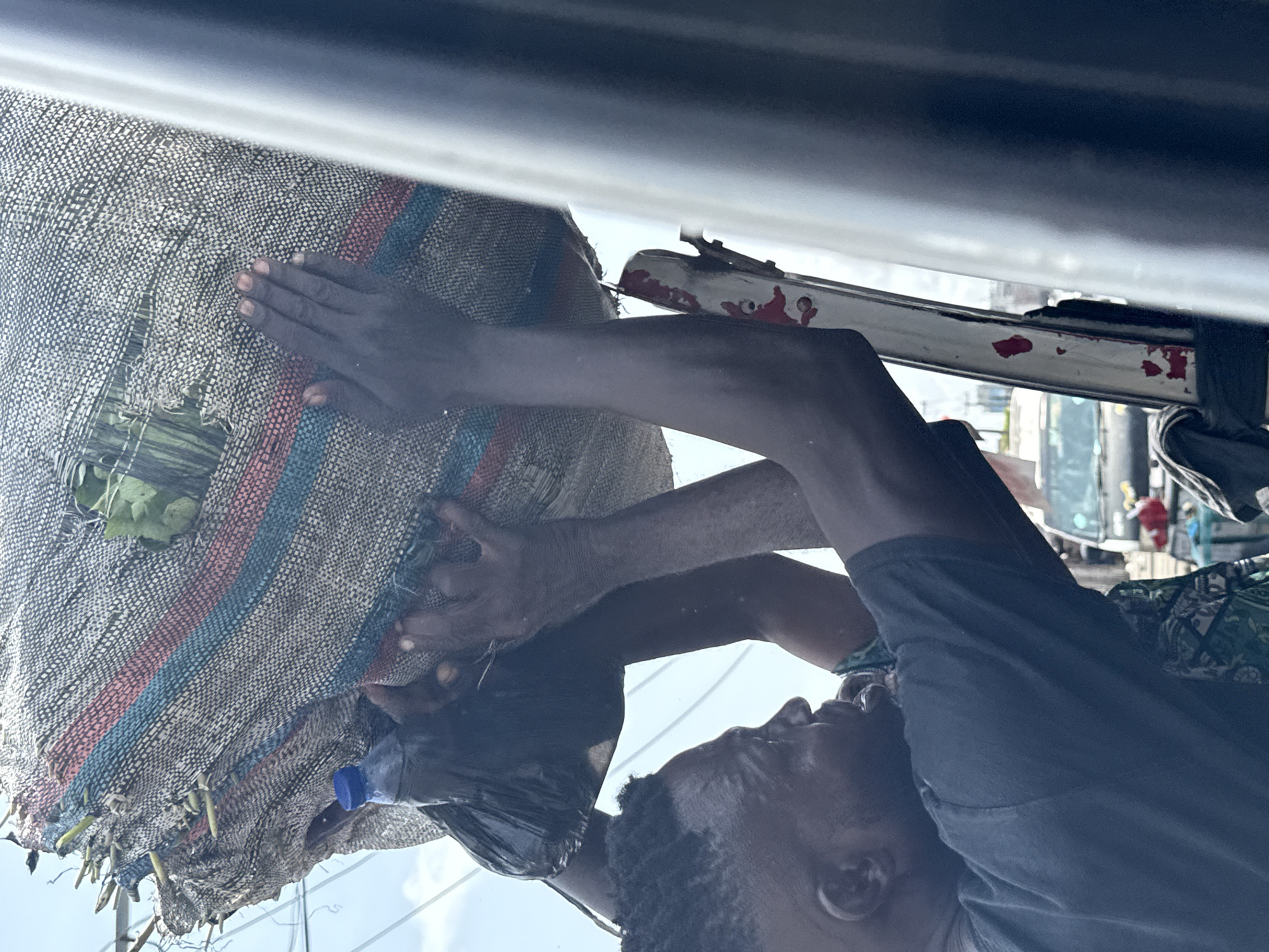 Everyday moments captured on Lagos streets within minutes