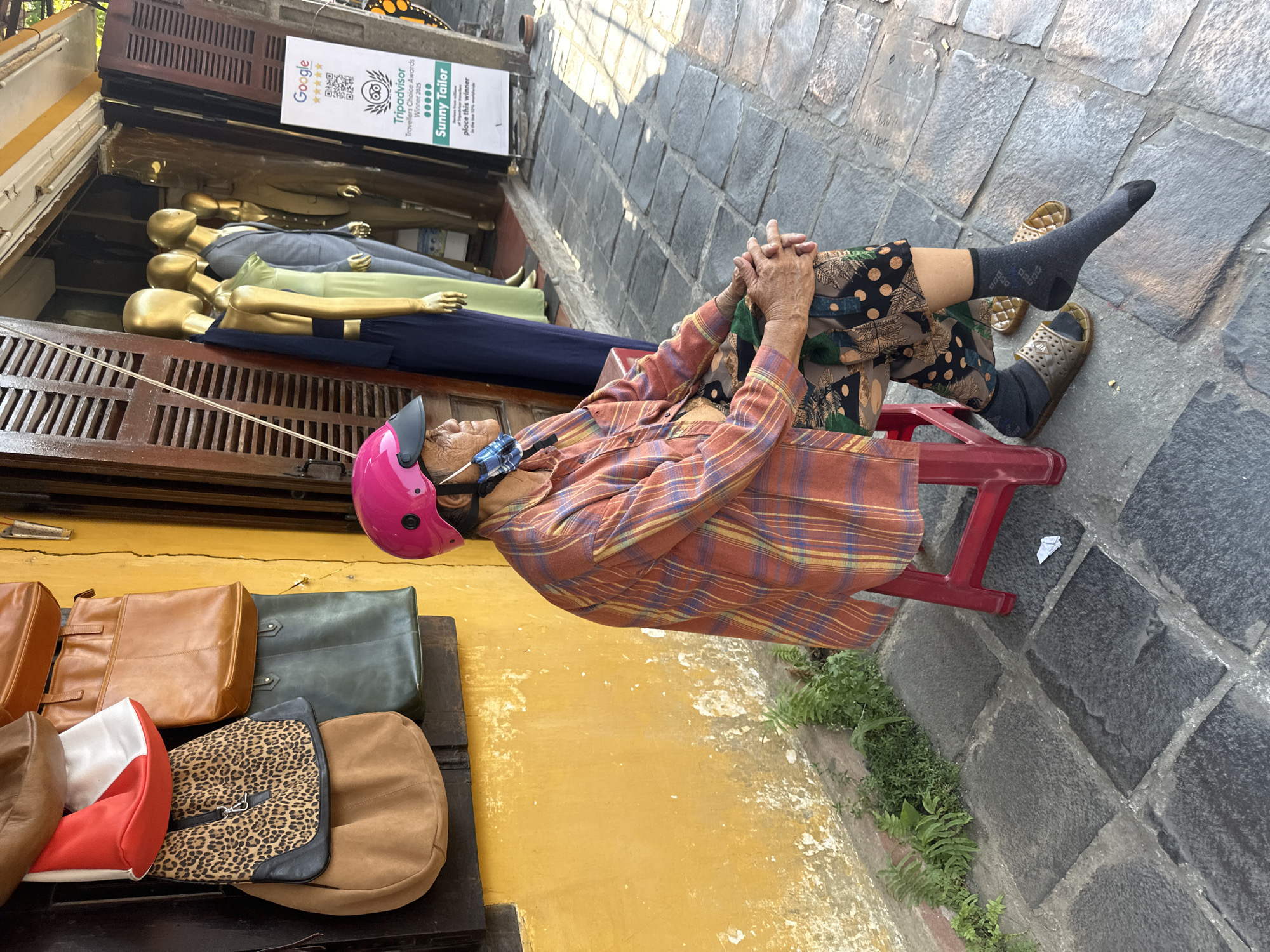 Morning street life captured across Hội An Ward, Vietnam