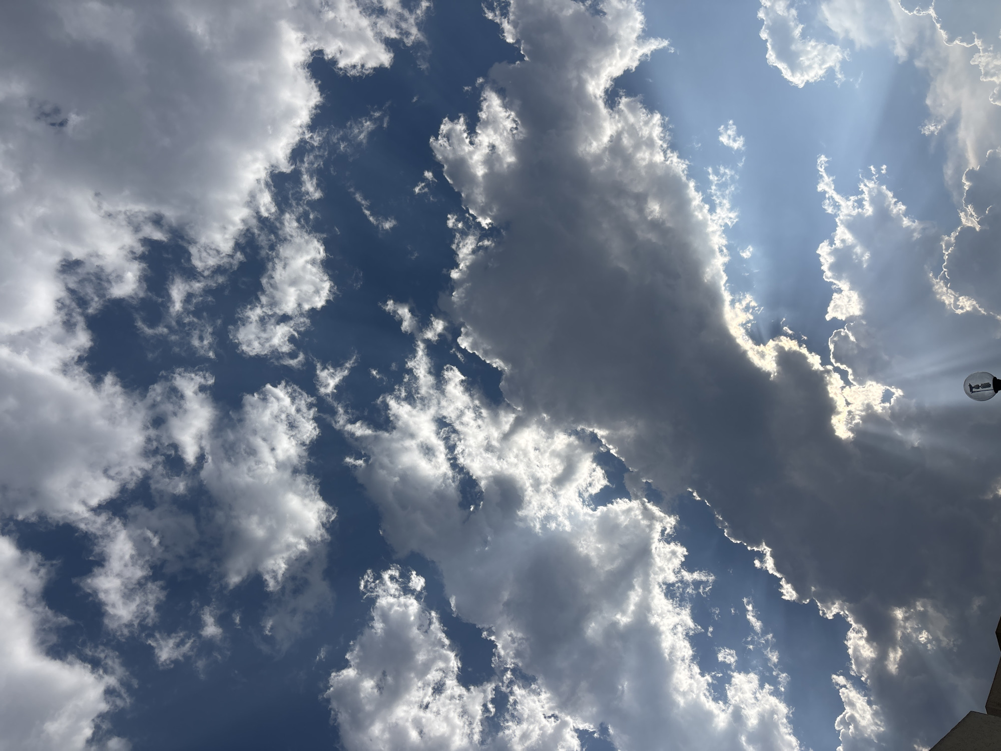 Evening sky with mixed clouds observed over Puebla, Mexico