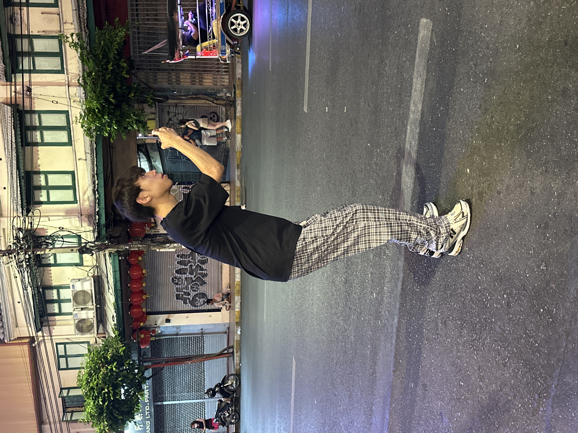 Bangkok street life documented by witnesses Tuesday afternoon