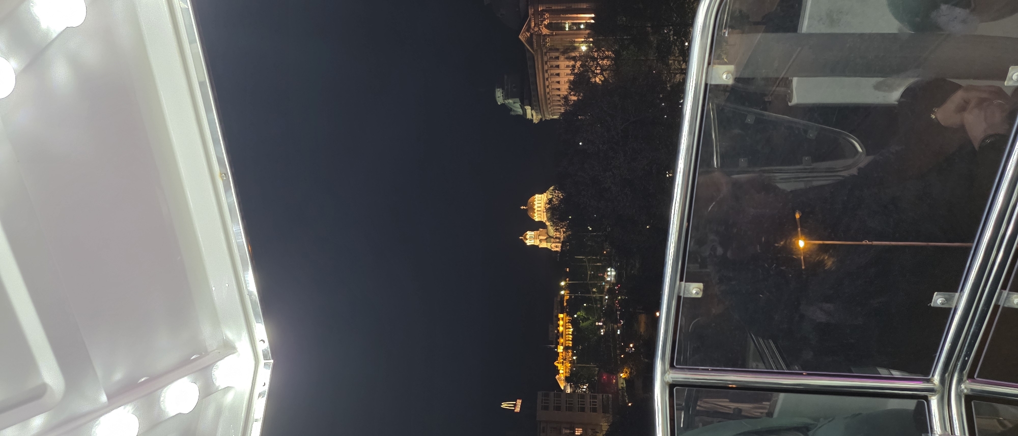 Evening Ferris wheel ride offers panoramic view of Sofia