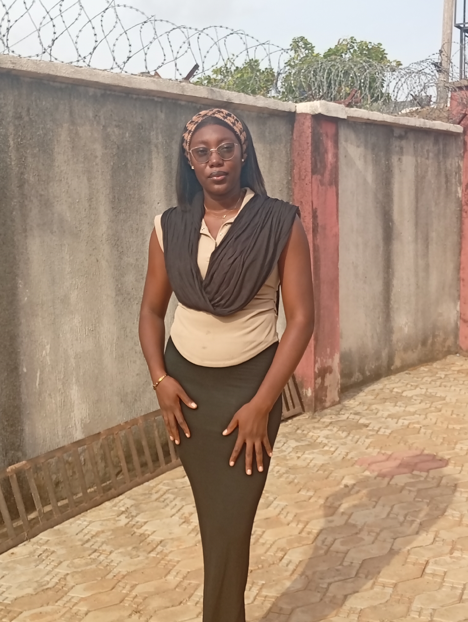 Woman in professional attire observed in Rido, Nigeria