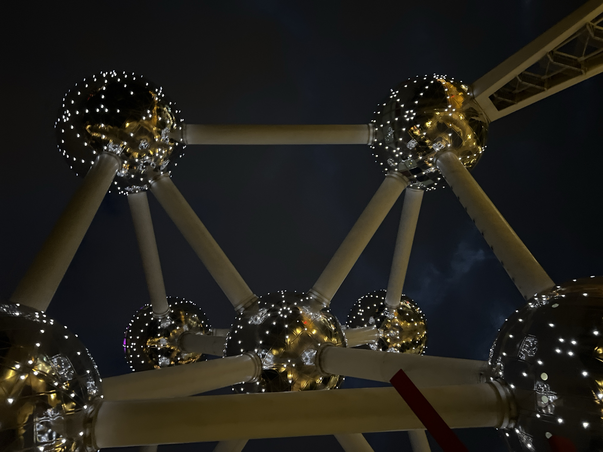 Atomium lights up Brussels night sky