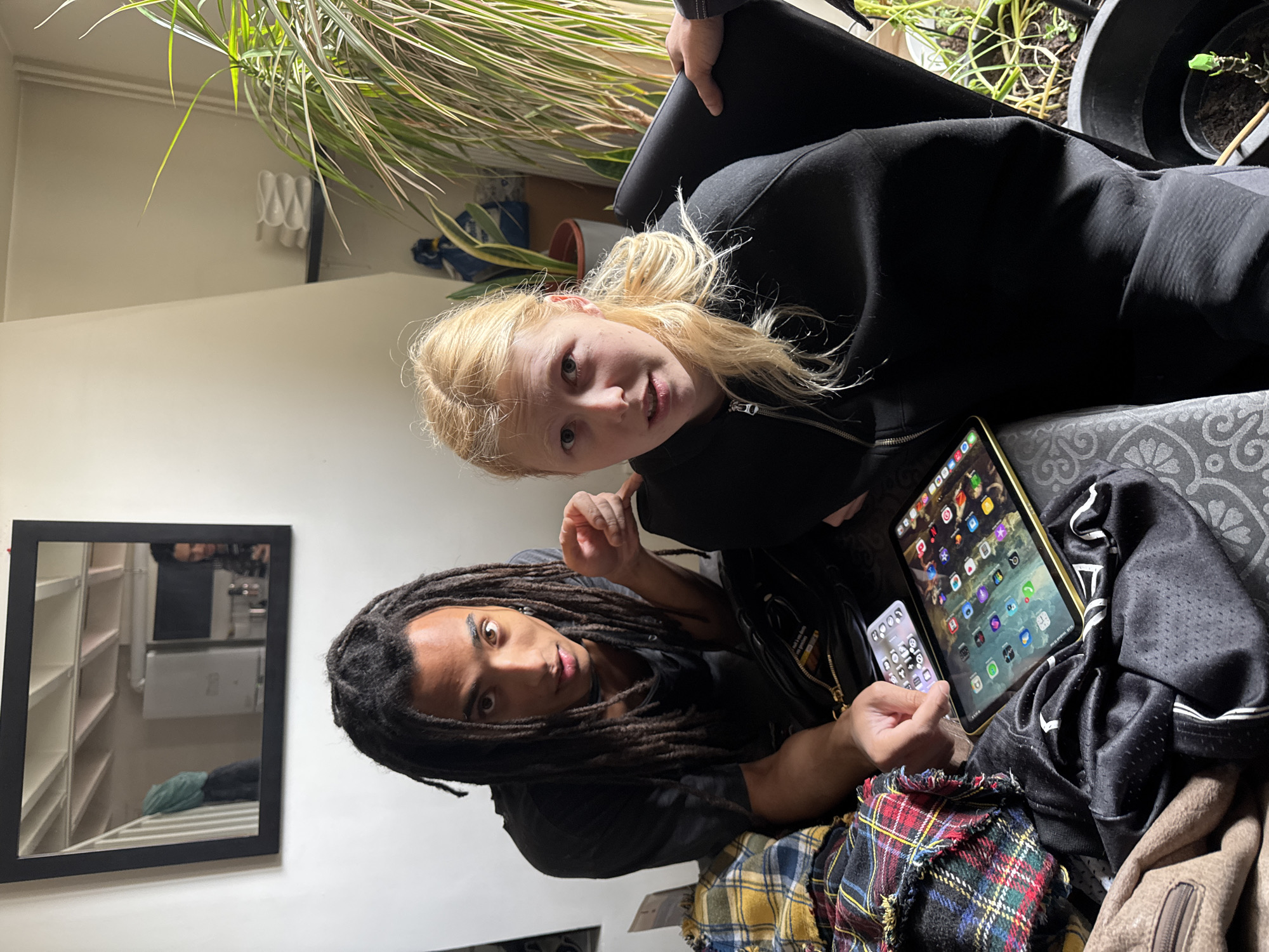 Two people with devices spotted indoors in Paris
