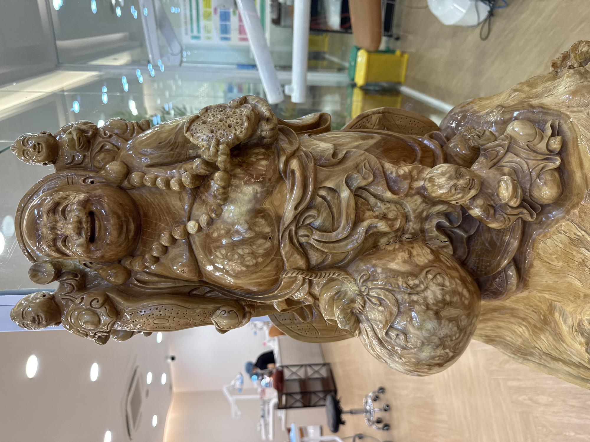 Late-night Nha Trang: temples, electronics stores, and a dentist