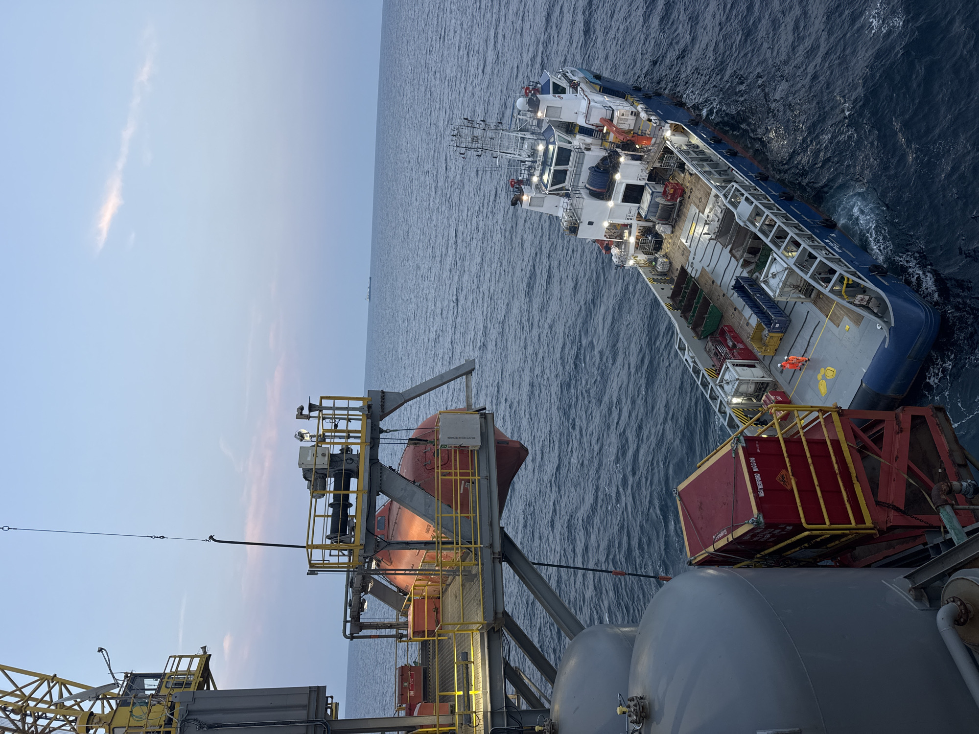 Offshore supply vessels and oil rig activity in the Adriatic