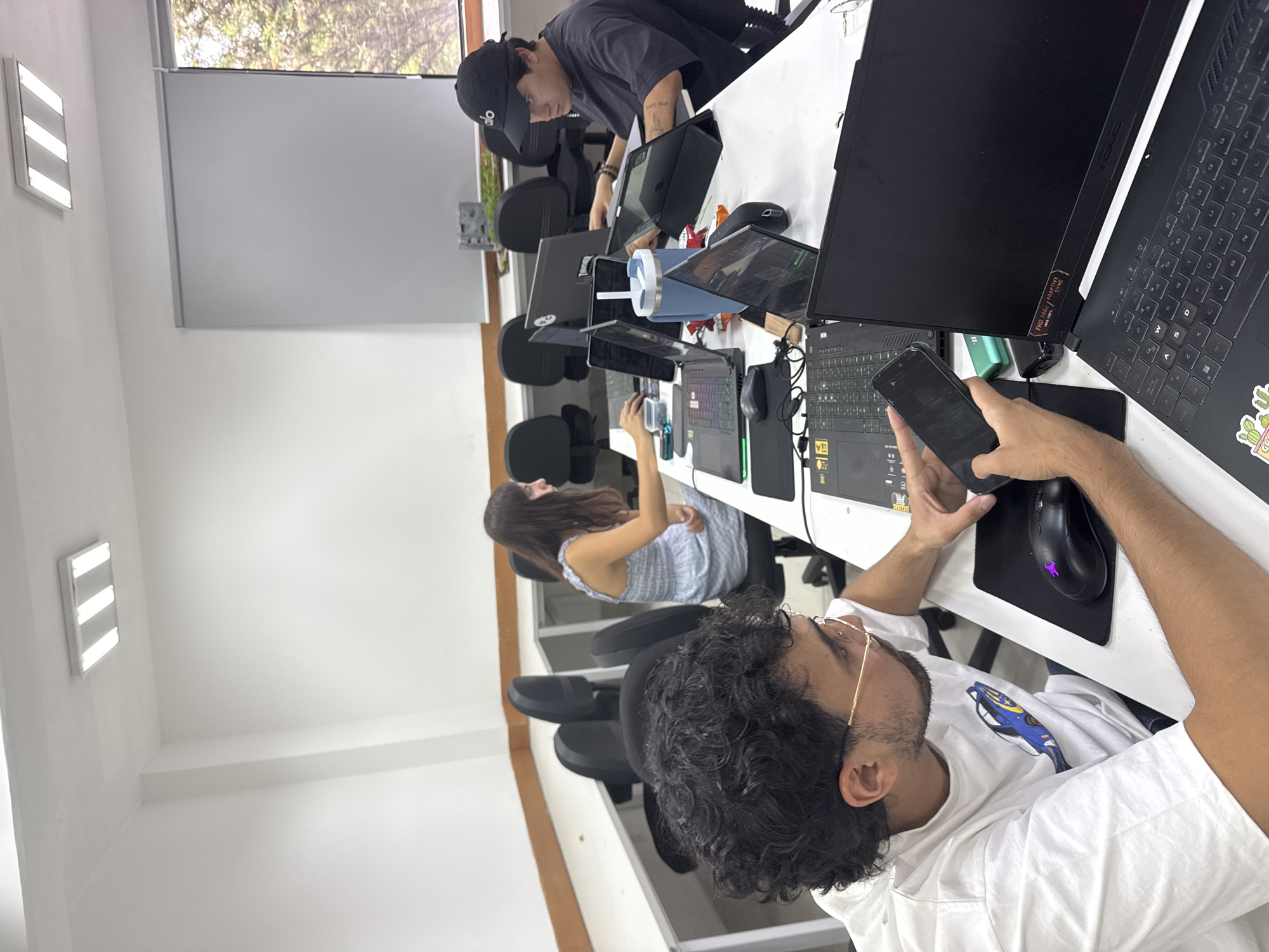 Evening Collaborative Work Session Observed in San Andrés Cholula