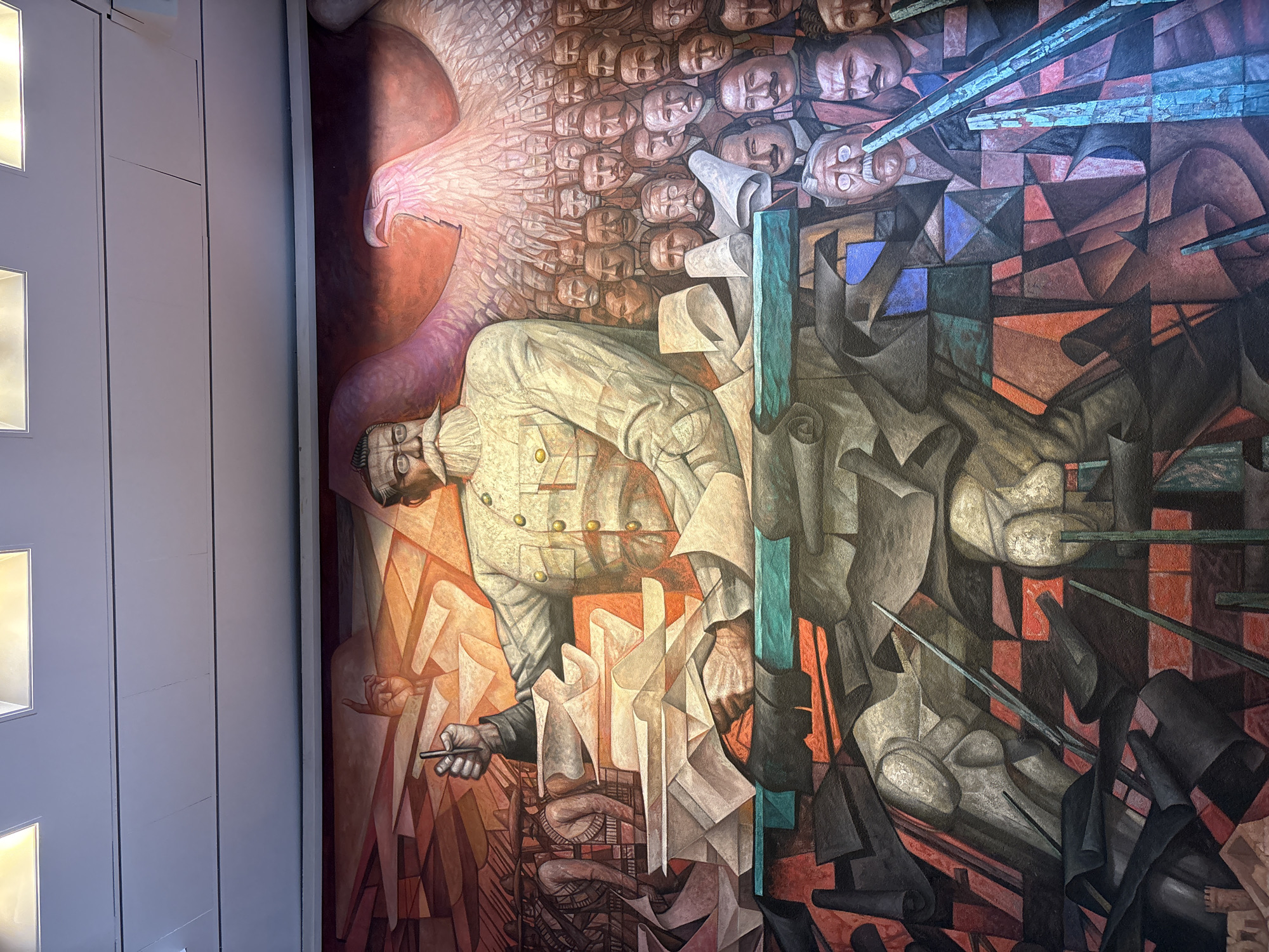 Tourist captures Mexico City's iconic murals and Chapultepec Castle