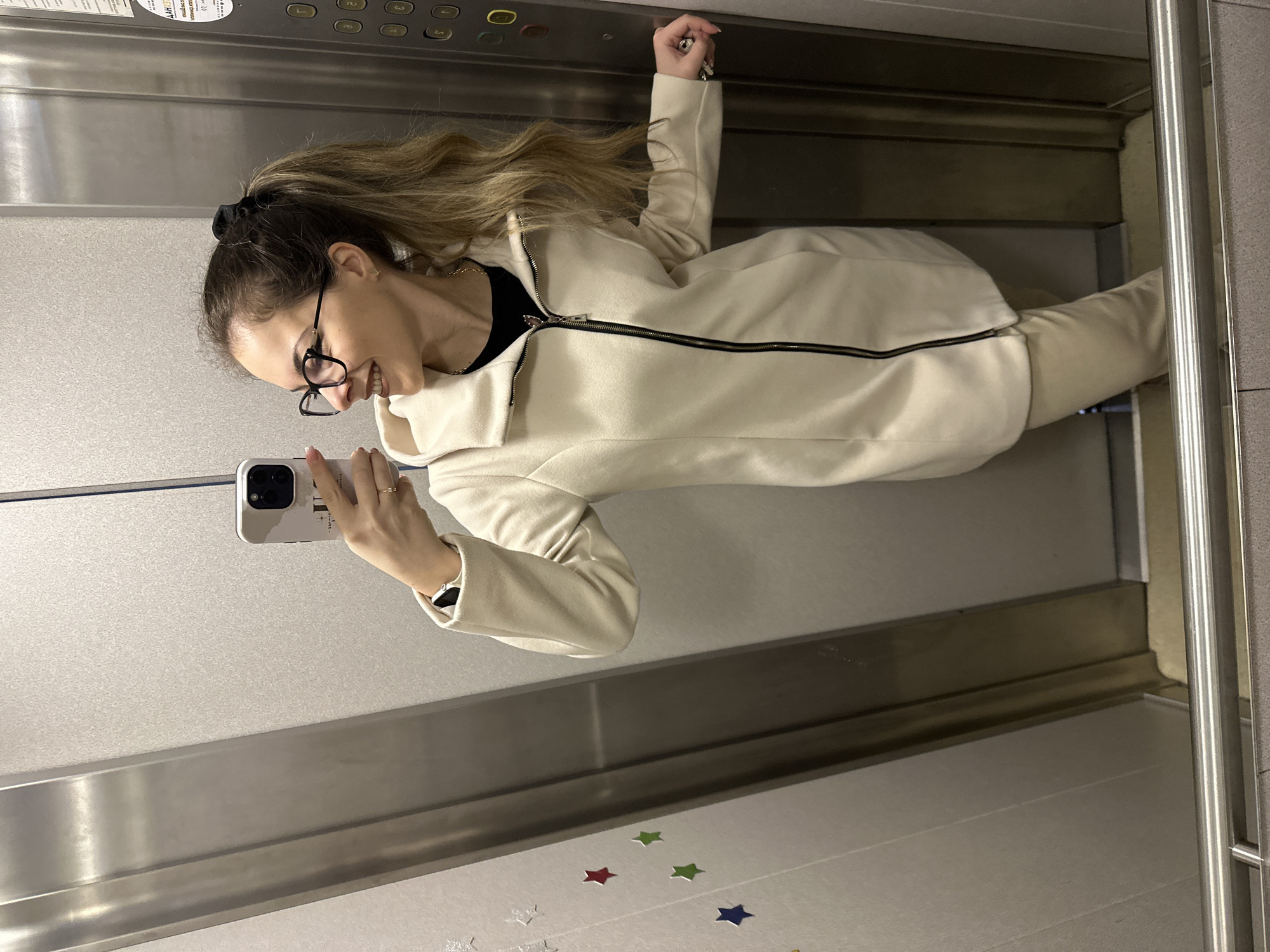 Woman takes elevator selfie in Stara Zagora