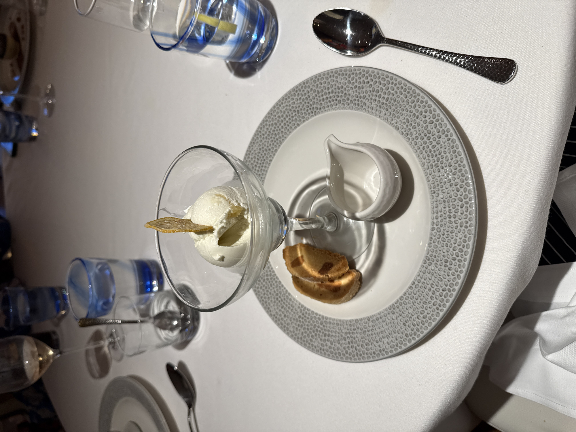 Dessert course documented at Matosinhos table setting