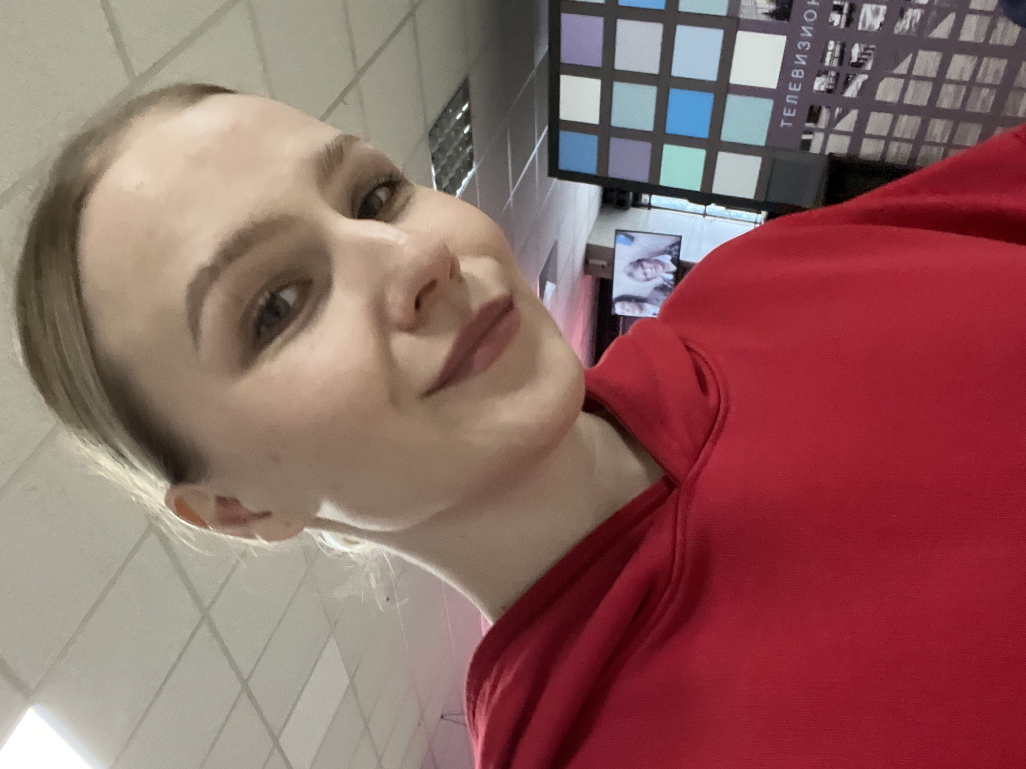 Casual afternoon moments in Khimki - napping dog, selfies, rooftop activity