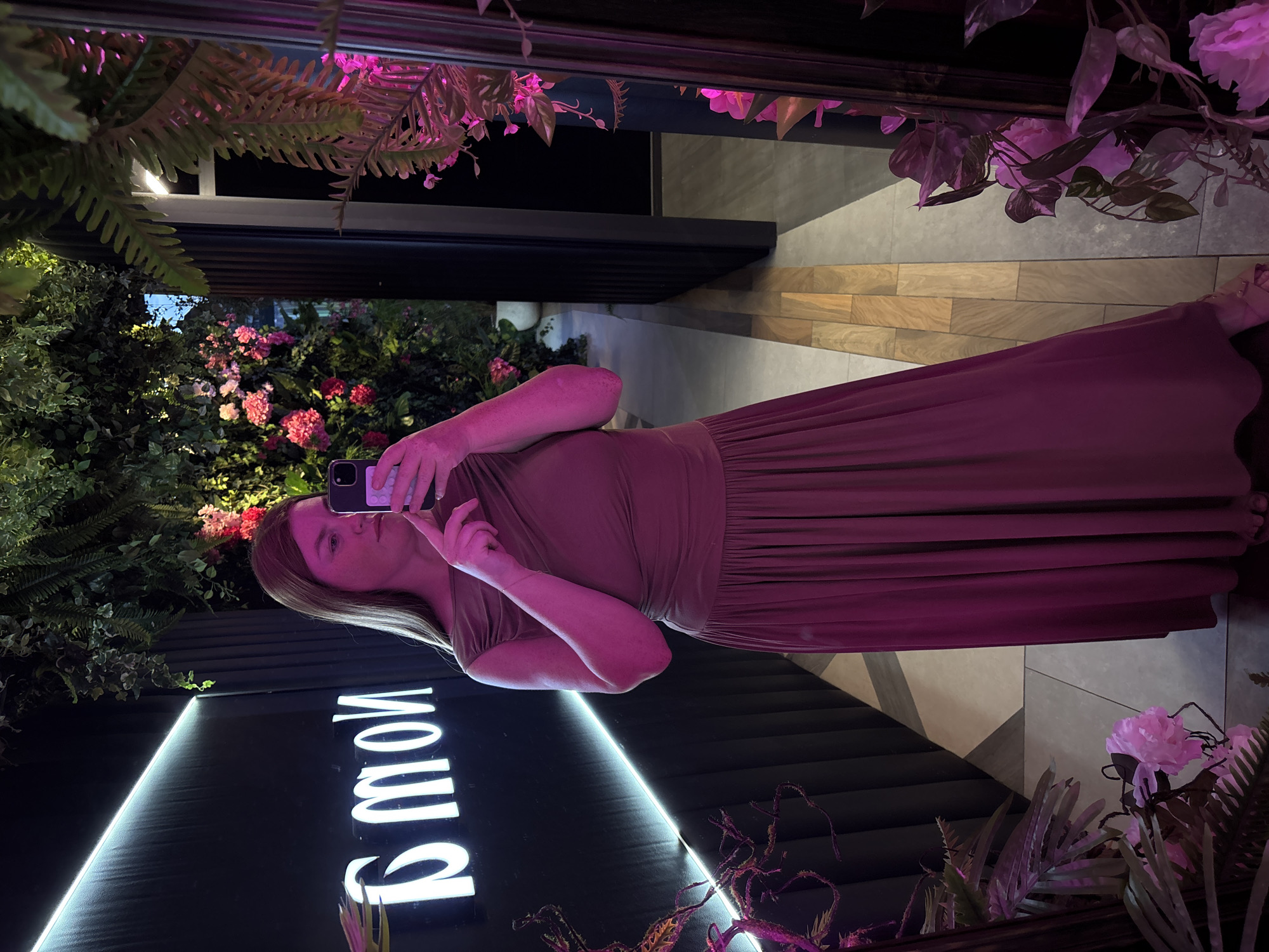 Woman documents visit to Noma Yerevan restaurant during afternoon