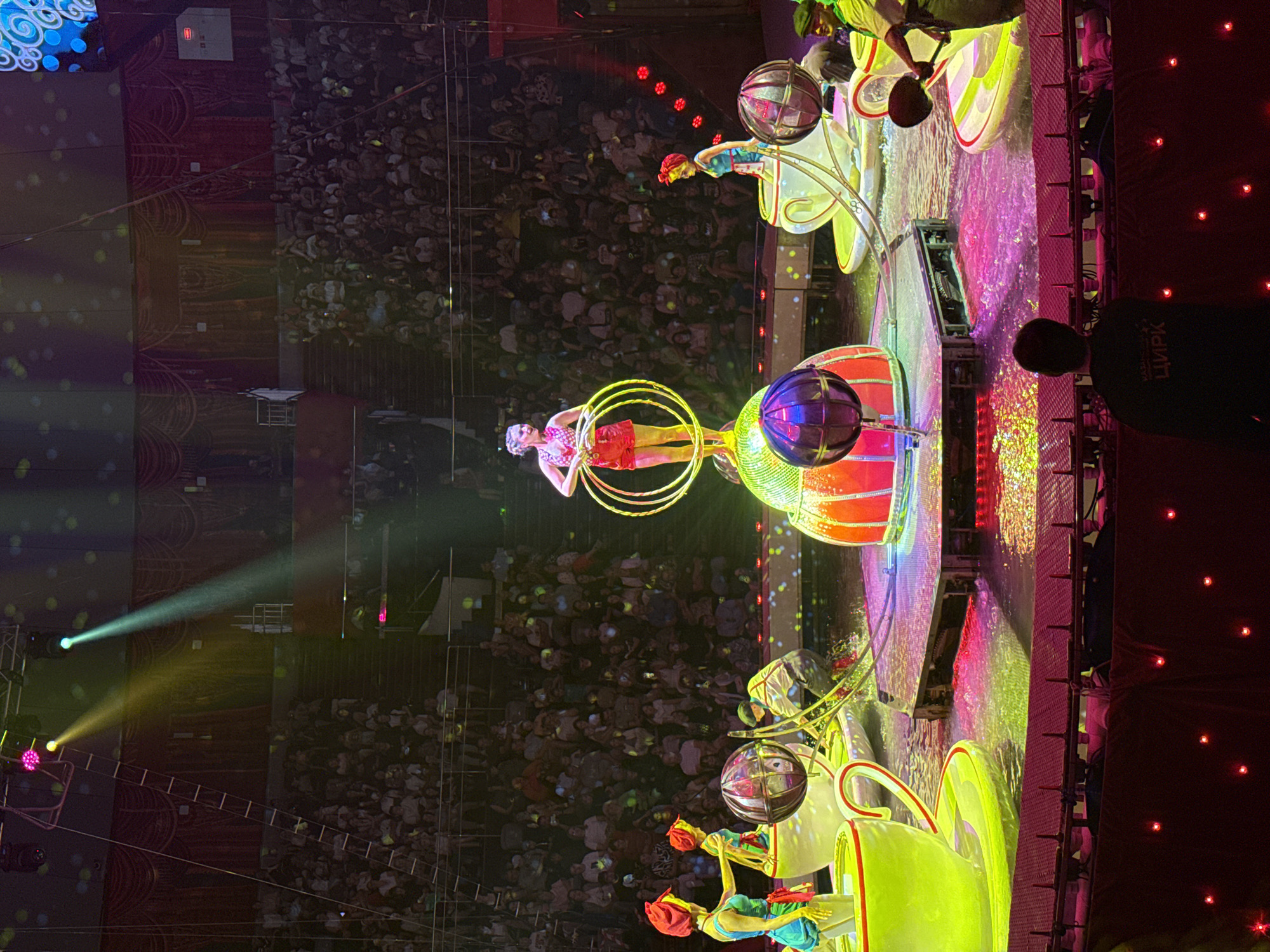 Circus acts and water features light up a Kazan arena