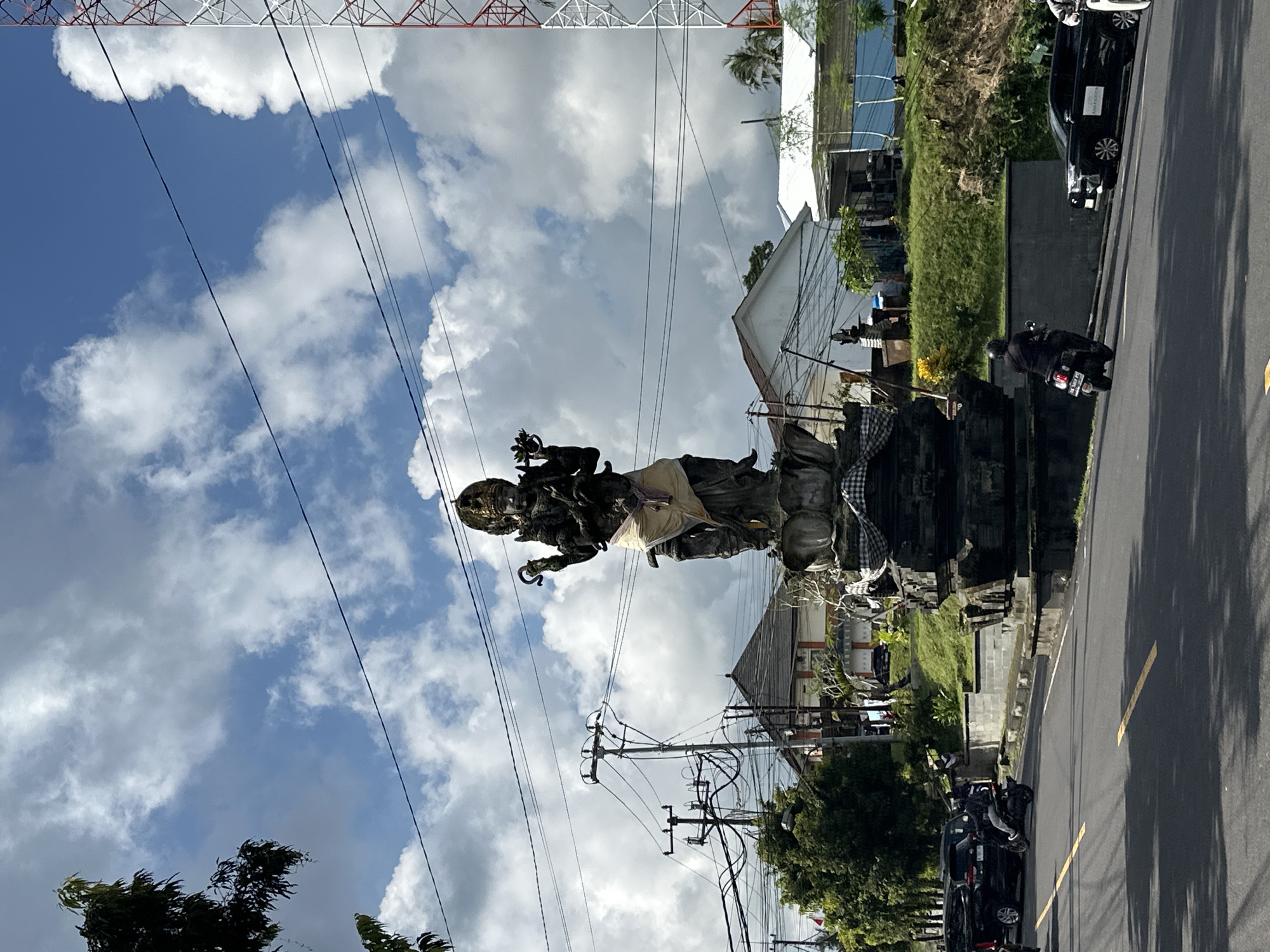 Hindu deity statue observed on Tampaksiring street scene