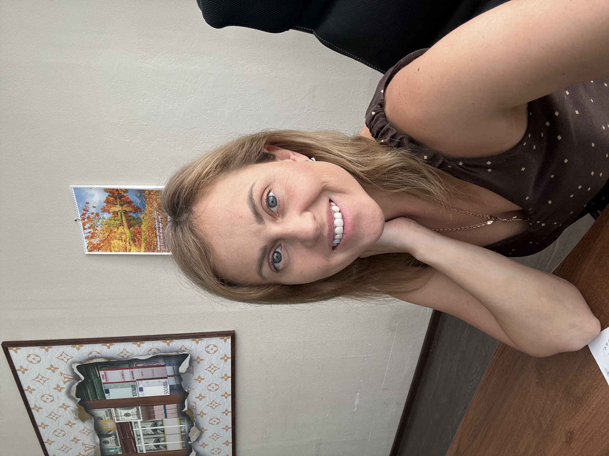 Selfie series in Sochi, polka-dot dress and gold necklace