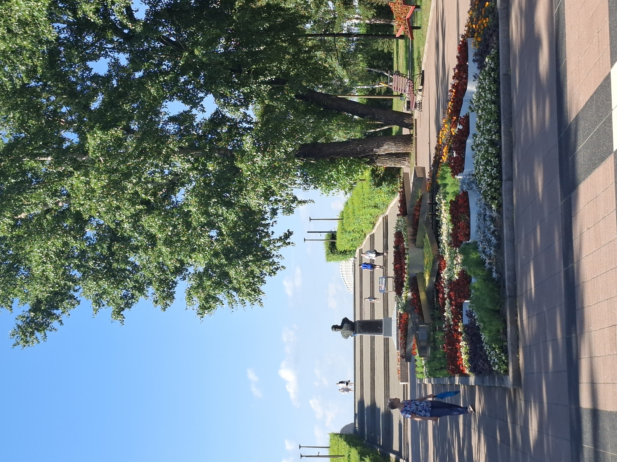 Sunny morning stroll through Irkutsk's riverside and historic center