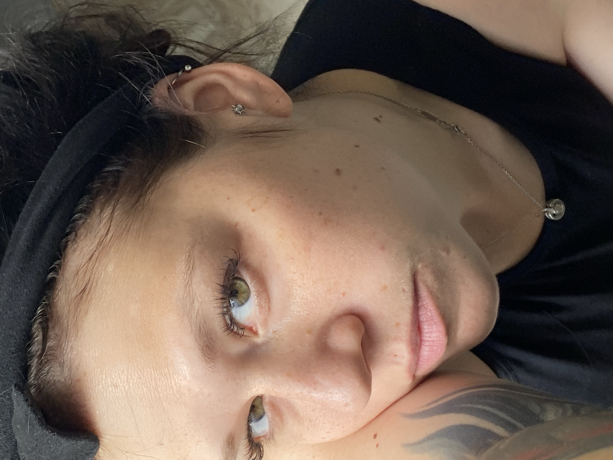 Quiet indoor moments in Chaikovsky — coffee, portraits, tanning bed selfies