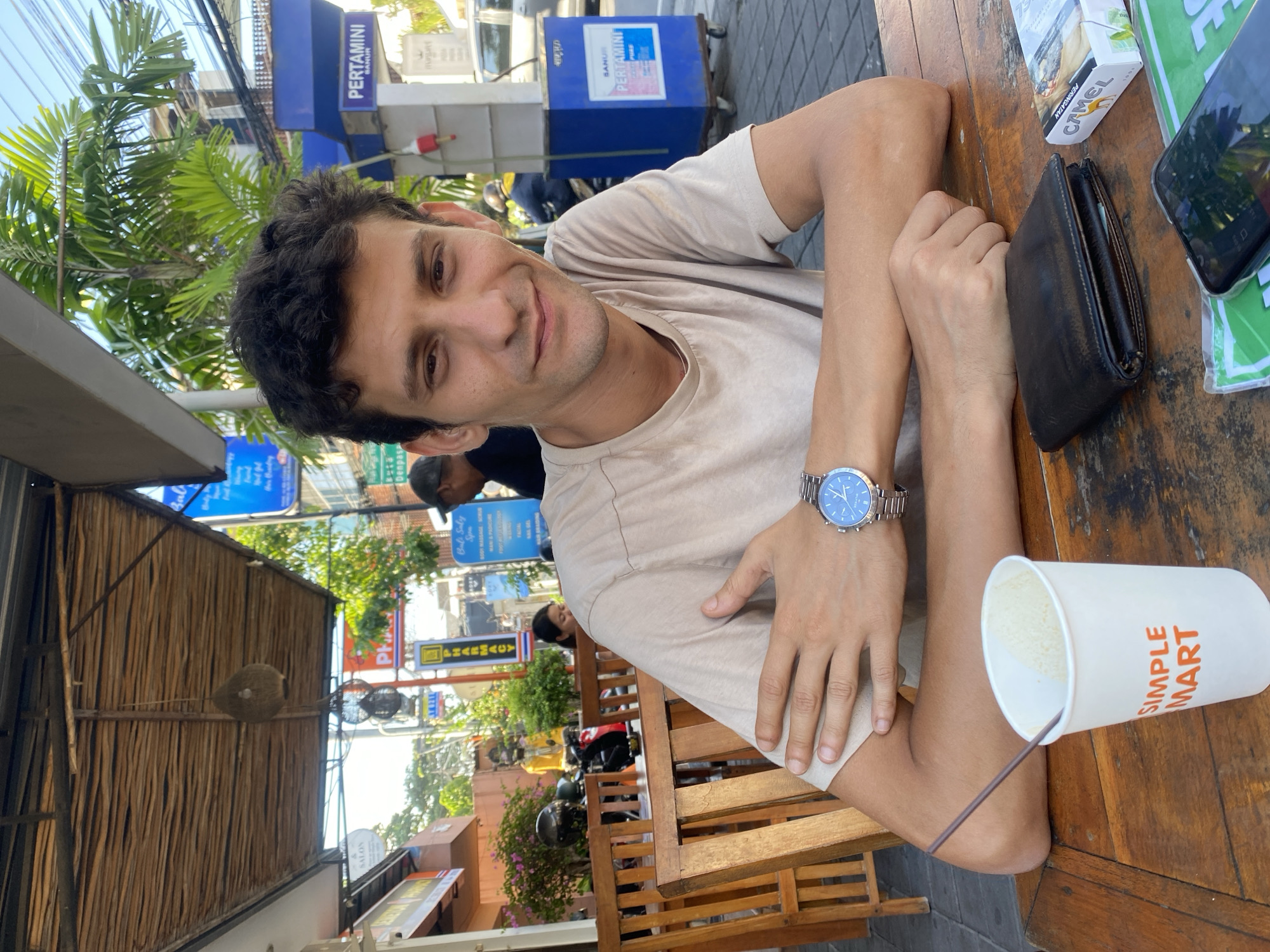 Spa day and street scenes across a North Kuta morning