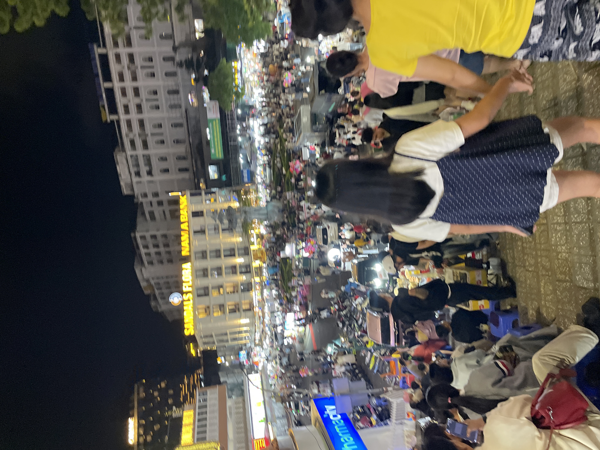 Da Lat night market buzzes with crowds and string lights