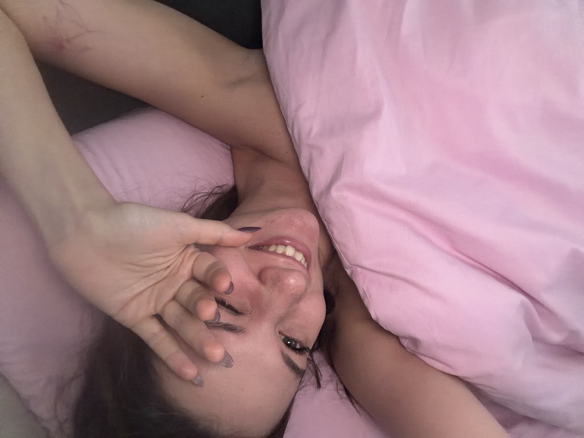 Belgrade residents document quiet Sunday morning domestic and fitness scenes