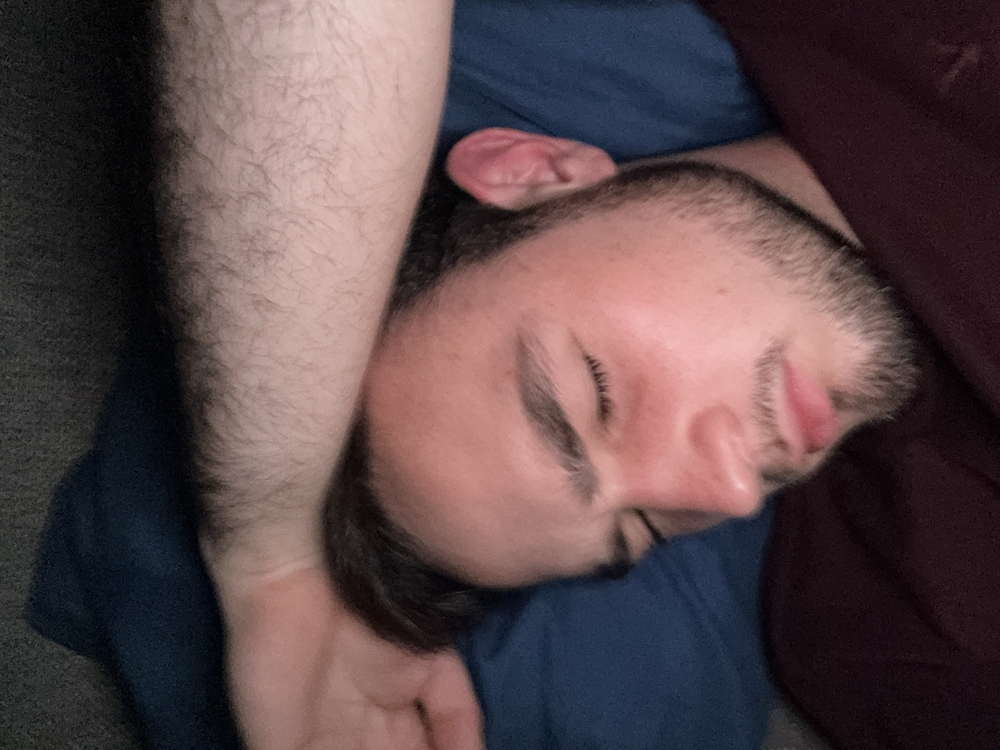 Man documented sleeping peacefully in San Bernardino Tlaxcalancingo residence