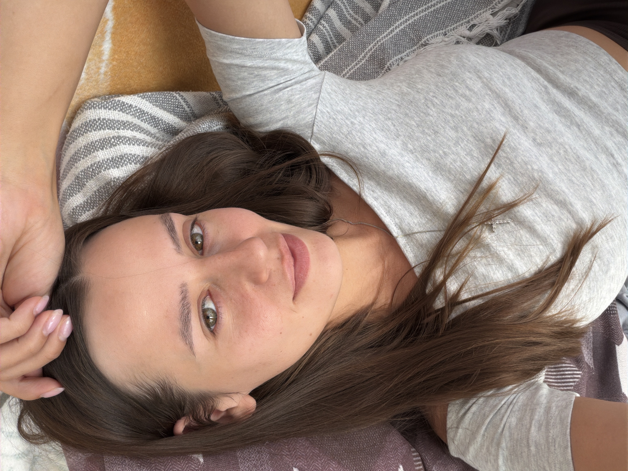 Casual home portraits and interior details in Krasnoyarsk