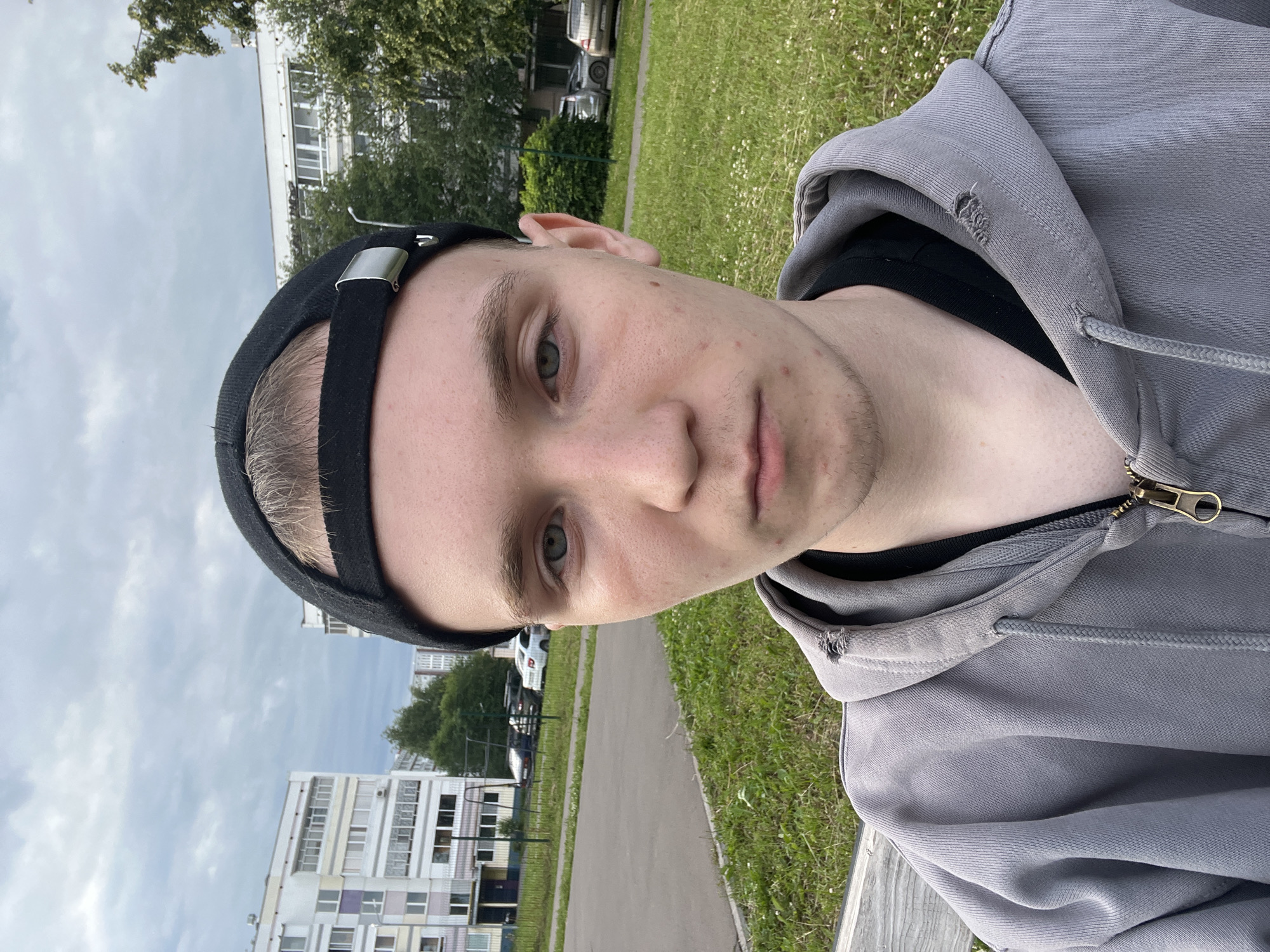Selfies and street shots from a Naberezhnye Chelny residential neighborhood