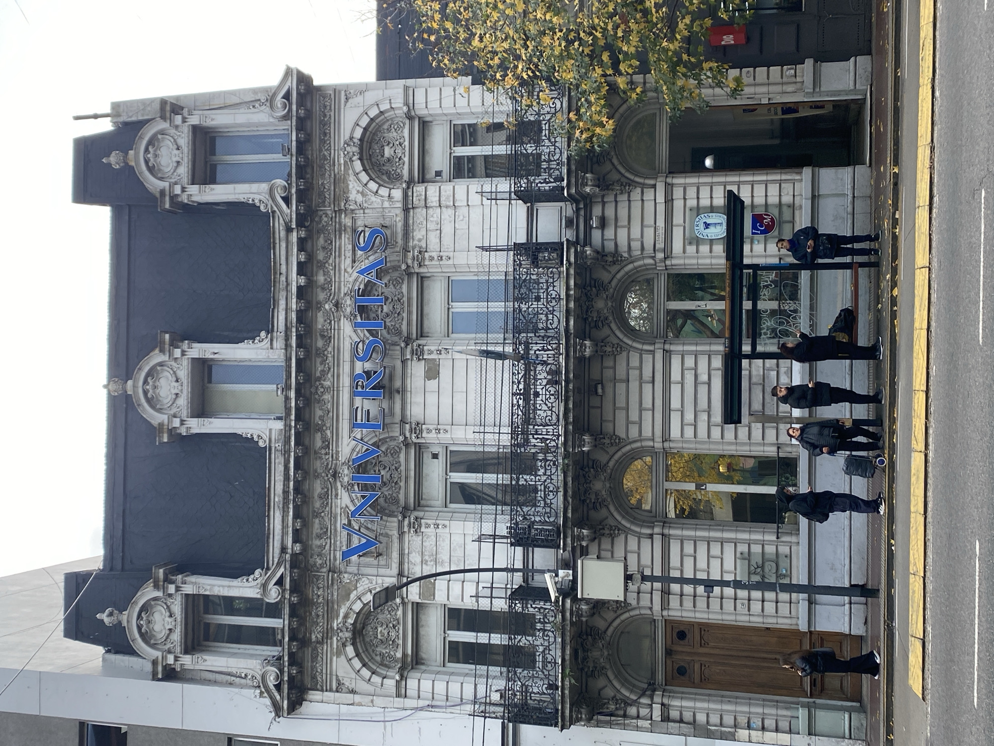 Architectural tour documented across Buenos Aires neighborhoods Tuesday afternoon