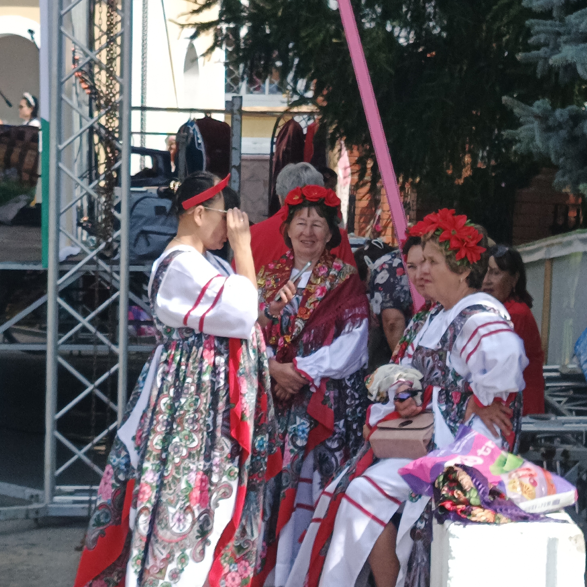 Folk festival in Nikolo-Beryozovka brings out traditional costumes