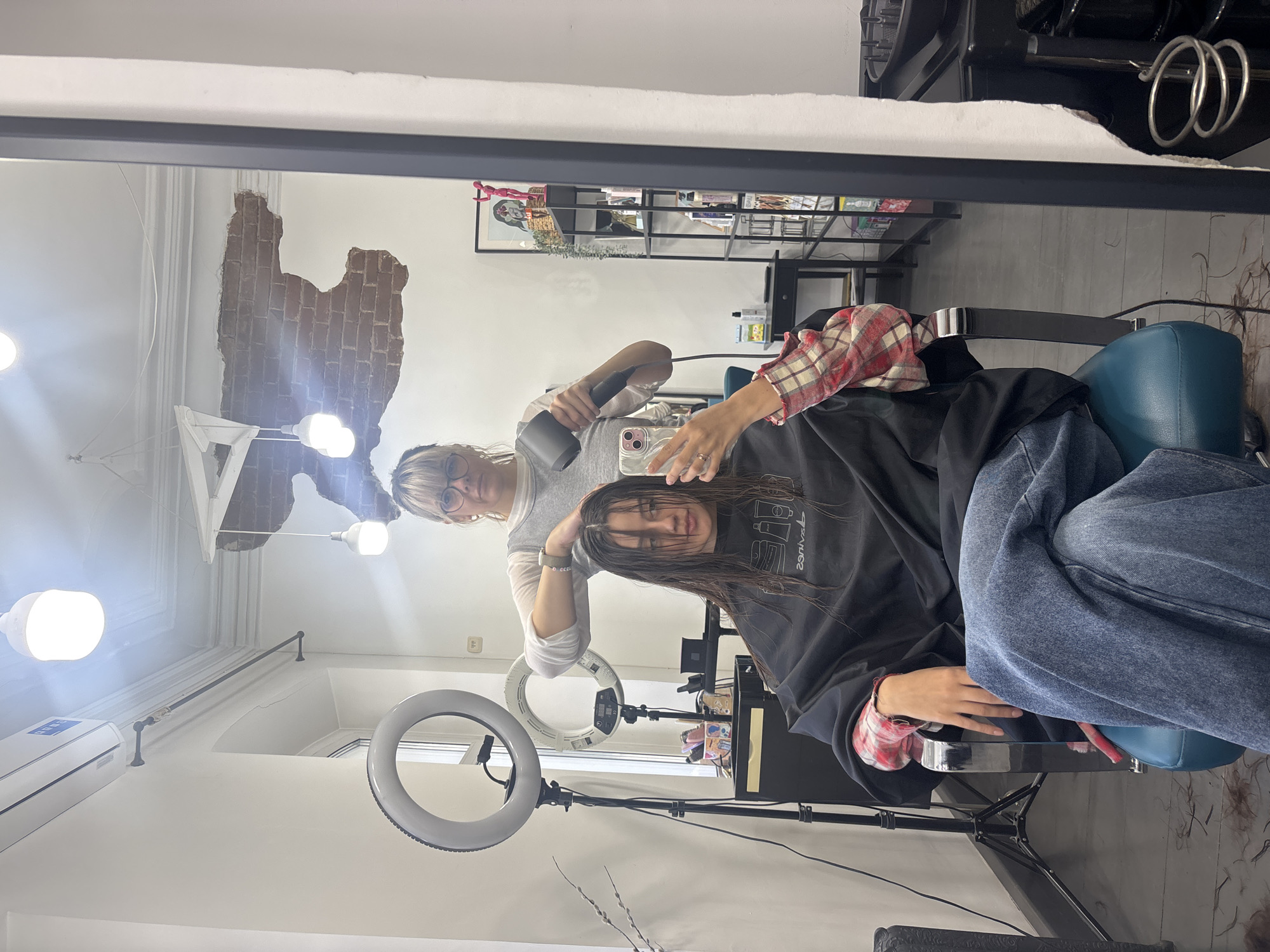 Morning scenes captured at Krasnoyarsk salon and Justice statue