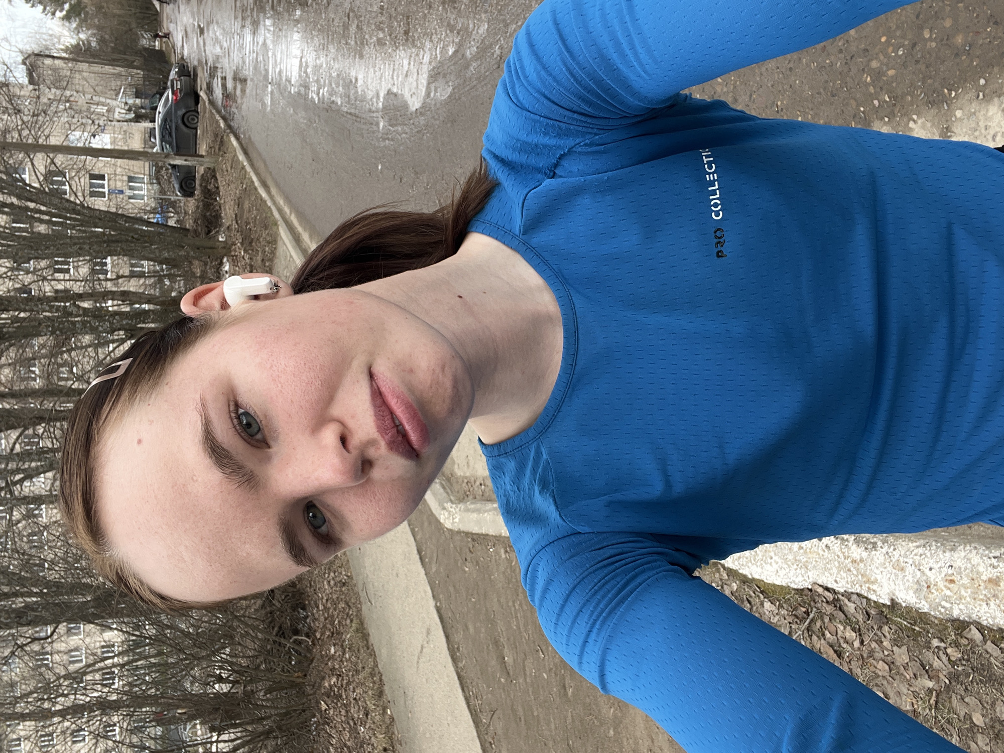 Woman documents workout routine with selfies in Chaikovsky, Russia