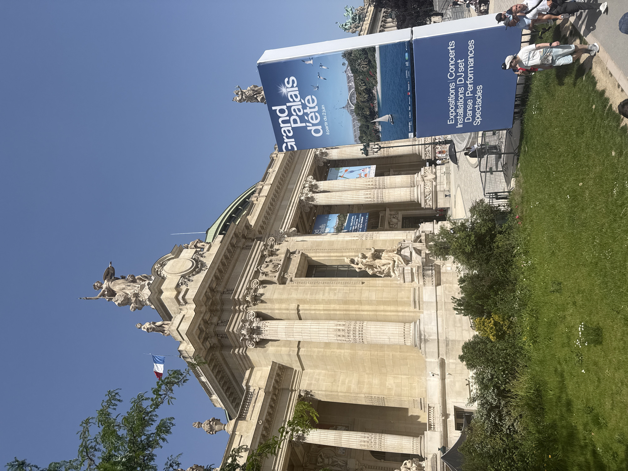 Grand Palais displays summer events signage in Paris