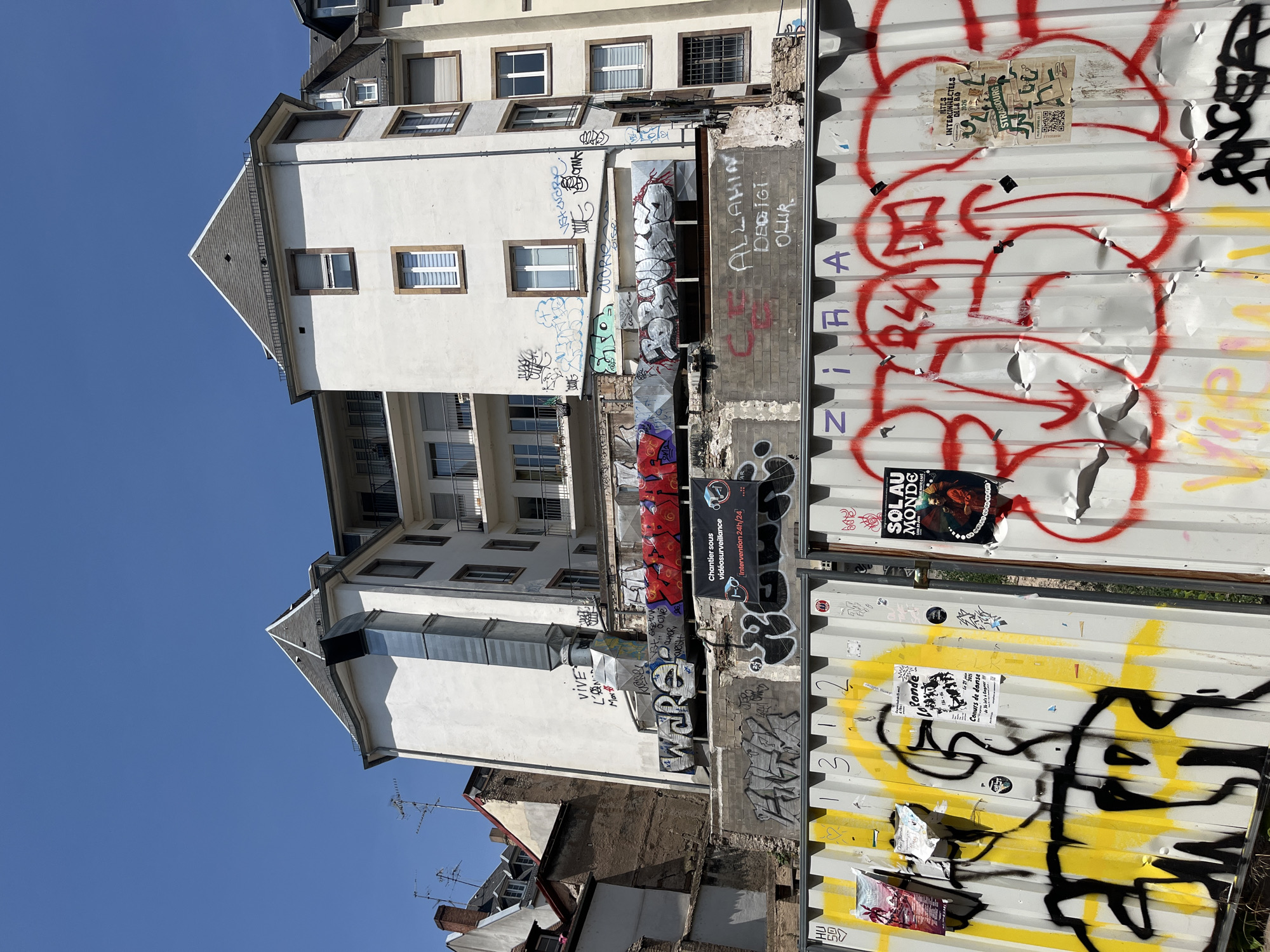 Strasbourg street architecture: graffiti, frescoes, and painted facades