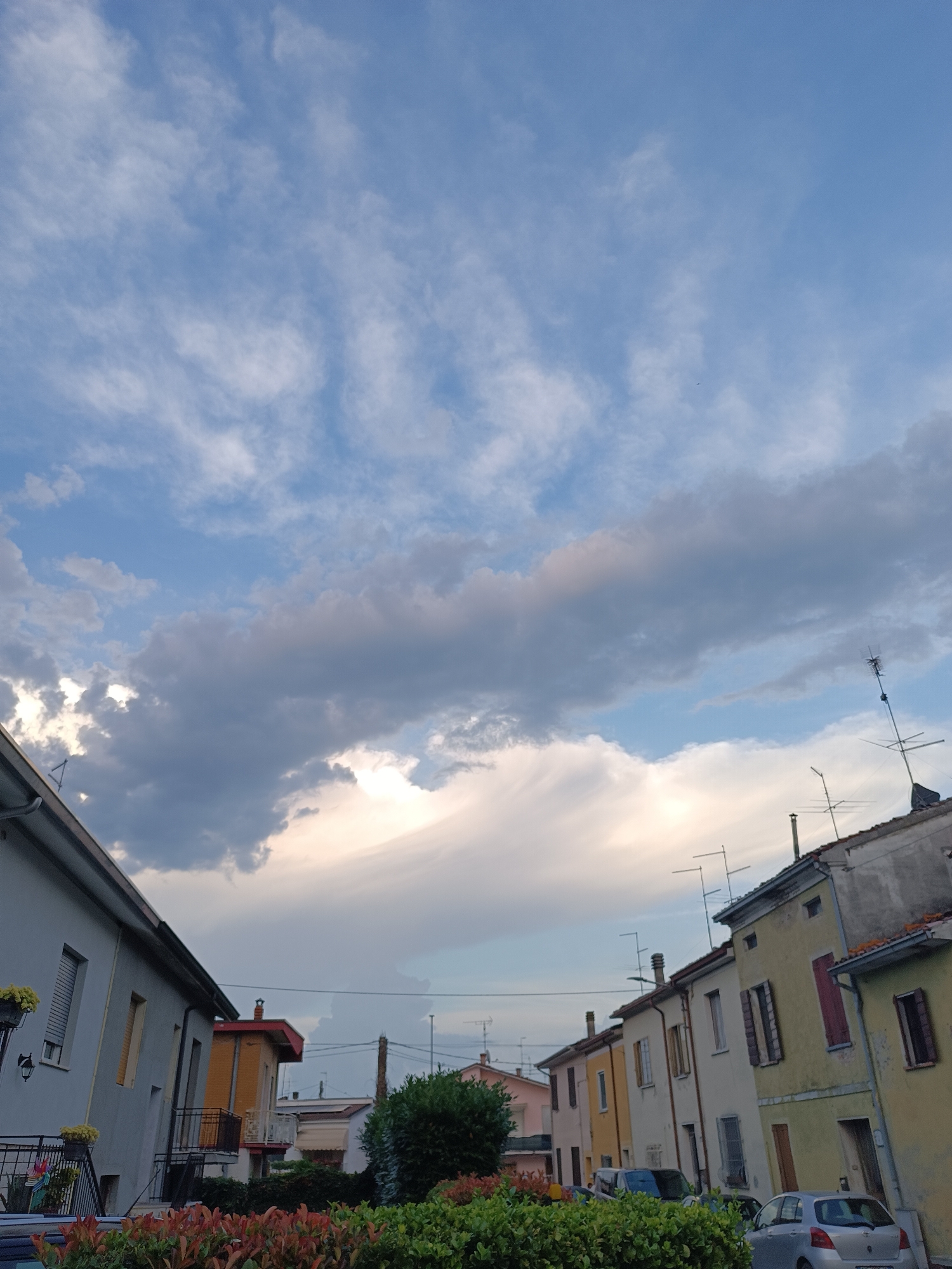 Evening sunset scenes documented across Viadana, Italy