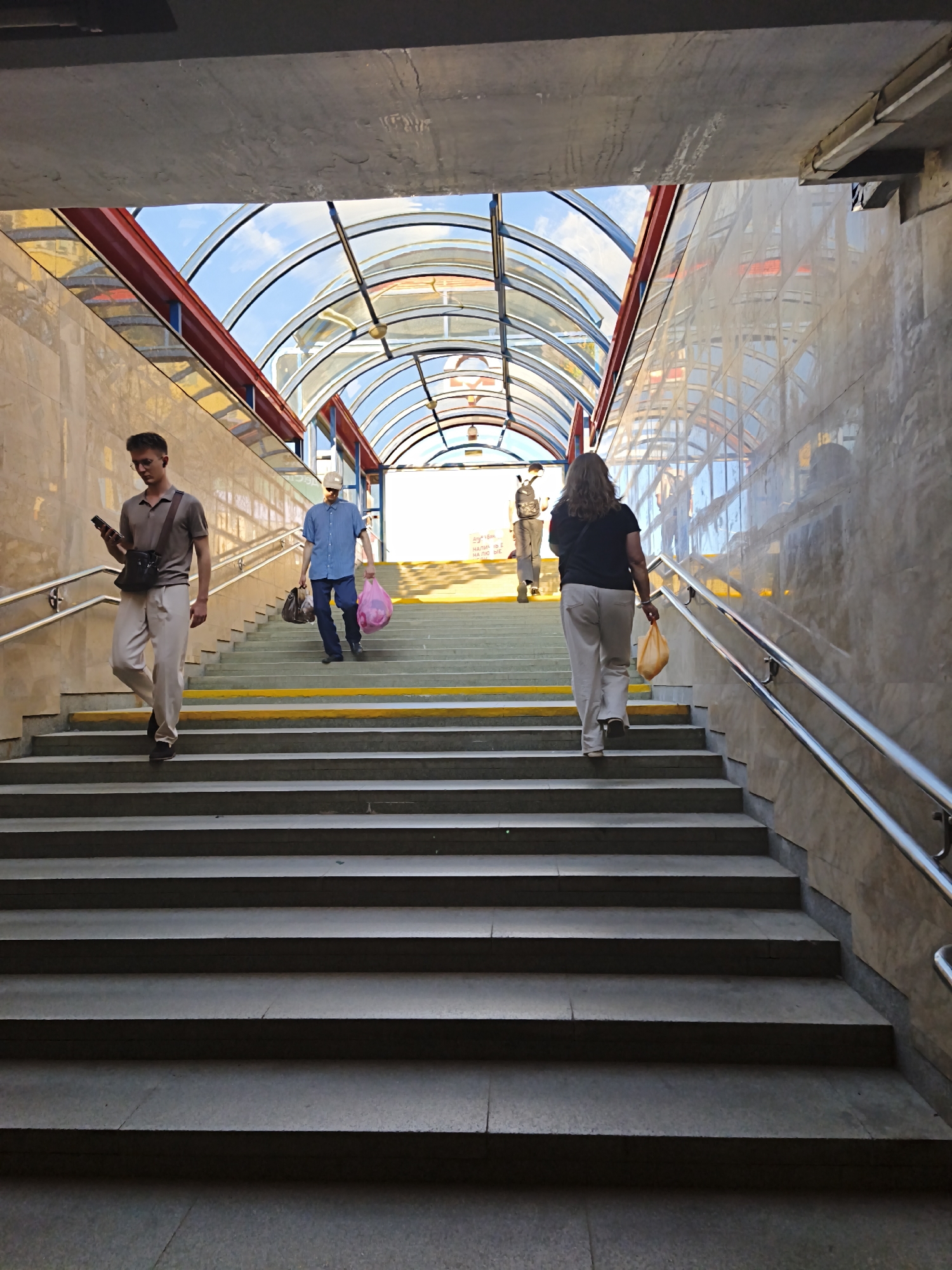 Street-level snapshots from central Minsk on a summer afternoon