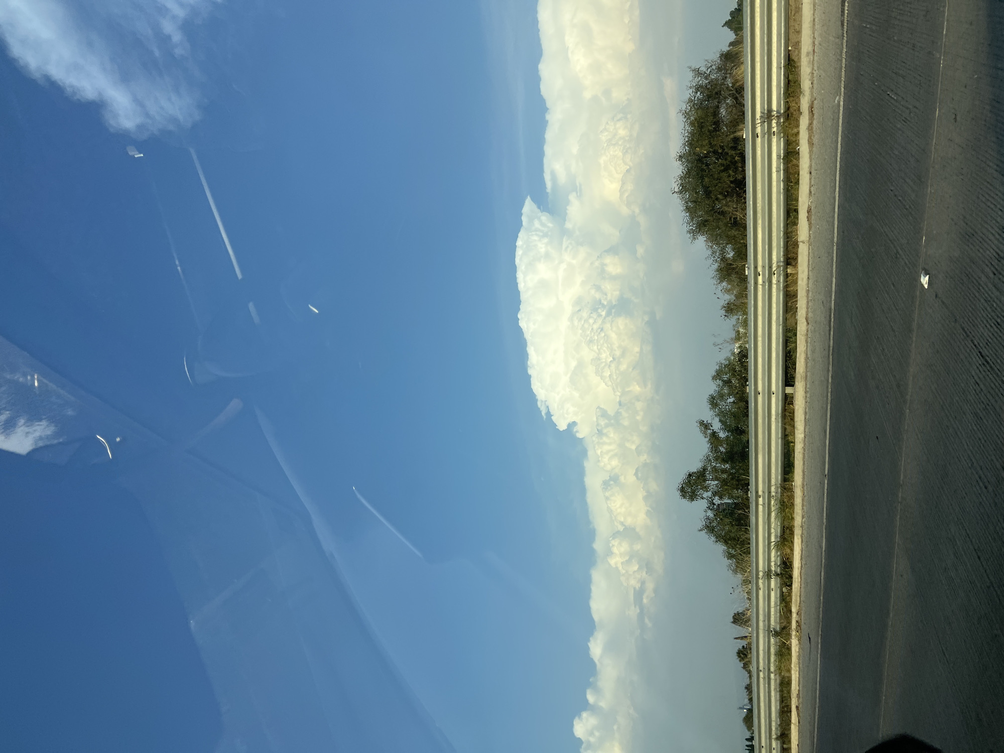 Driver captures windshield view near San Andrés Cholula