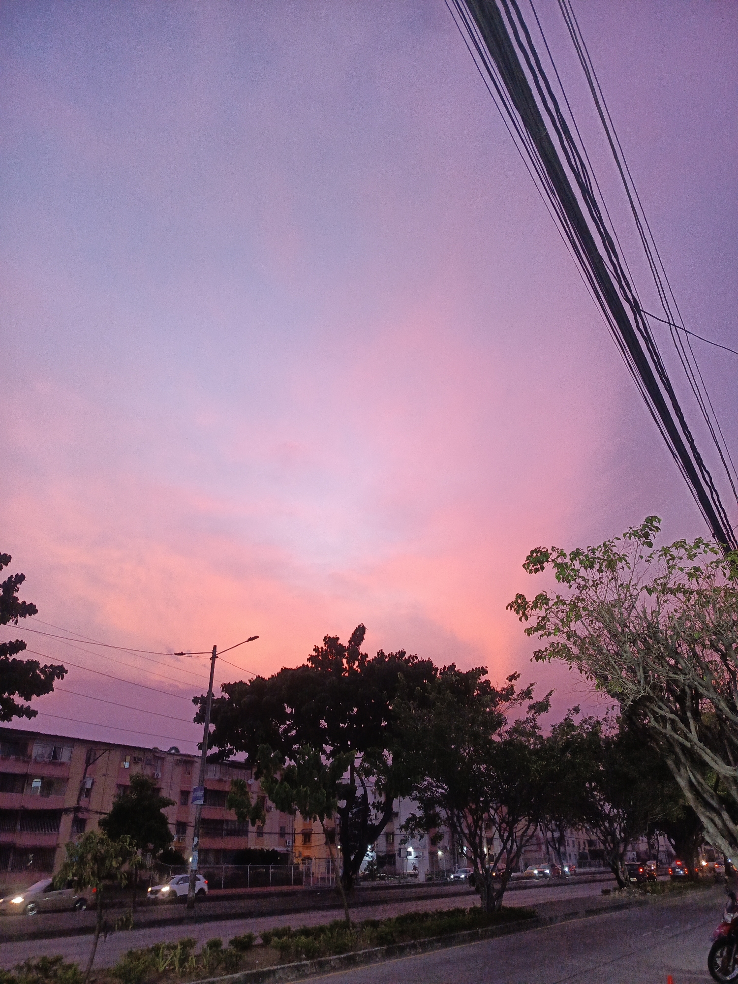 Evening street life documented in Guayaquil, Ecuador