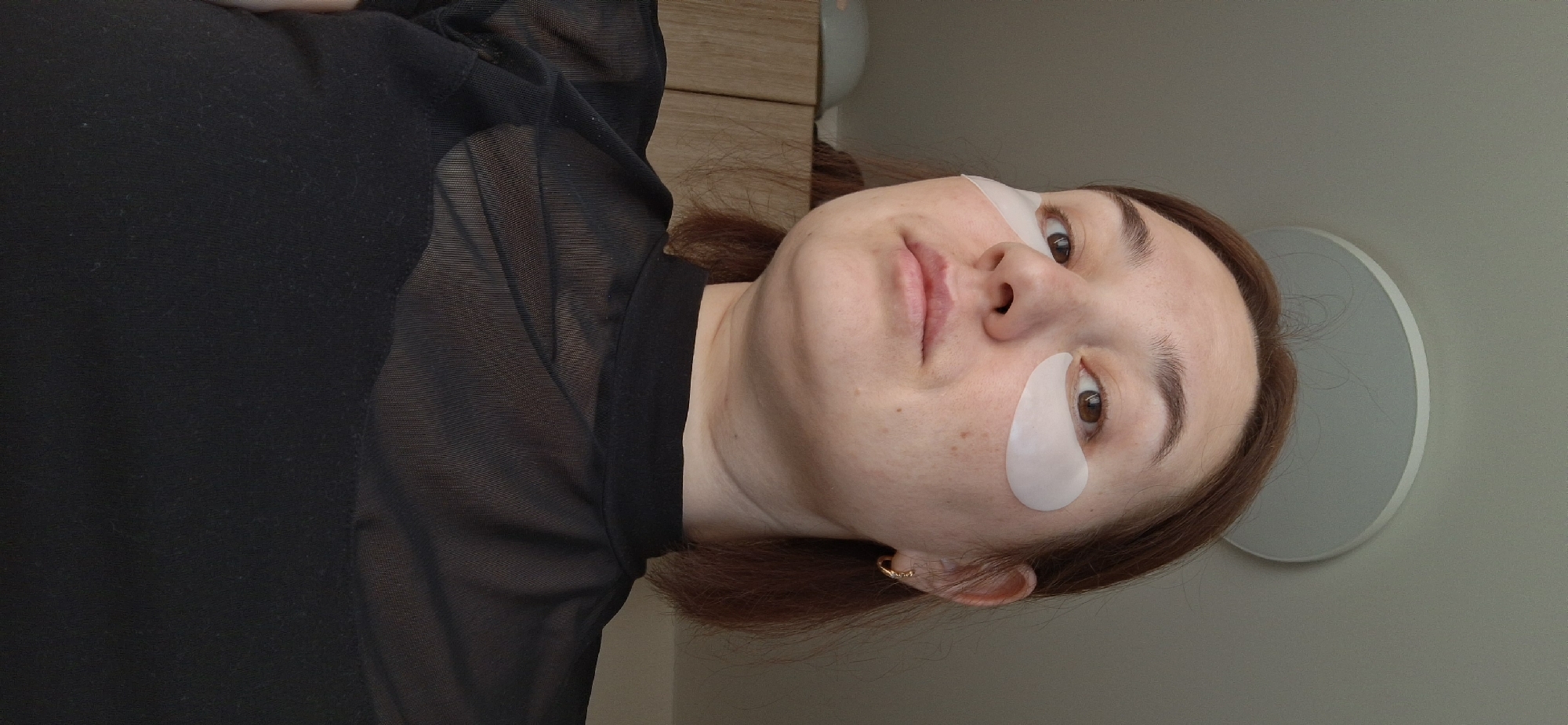 Early morning skincare routine documented in Chaikovsky, Russia