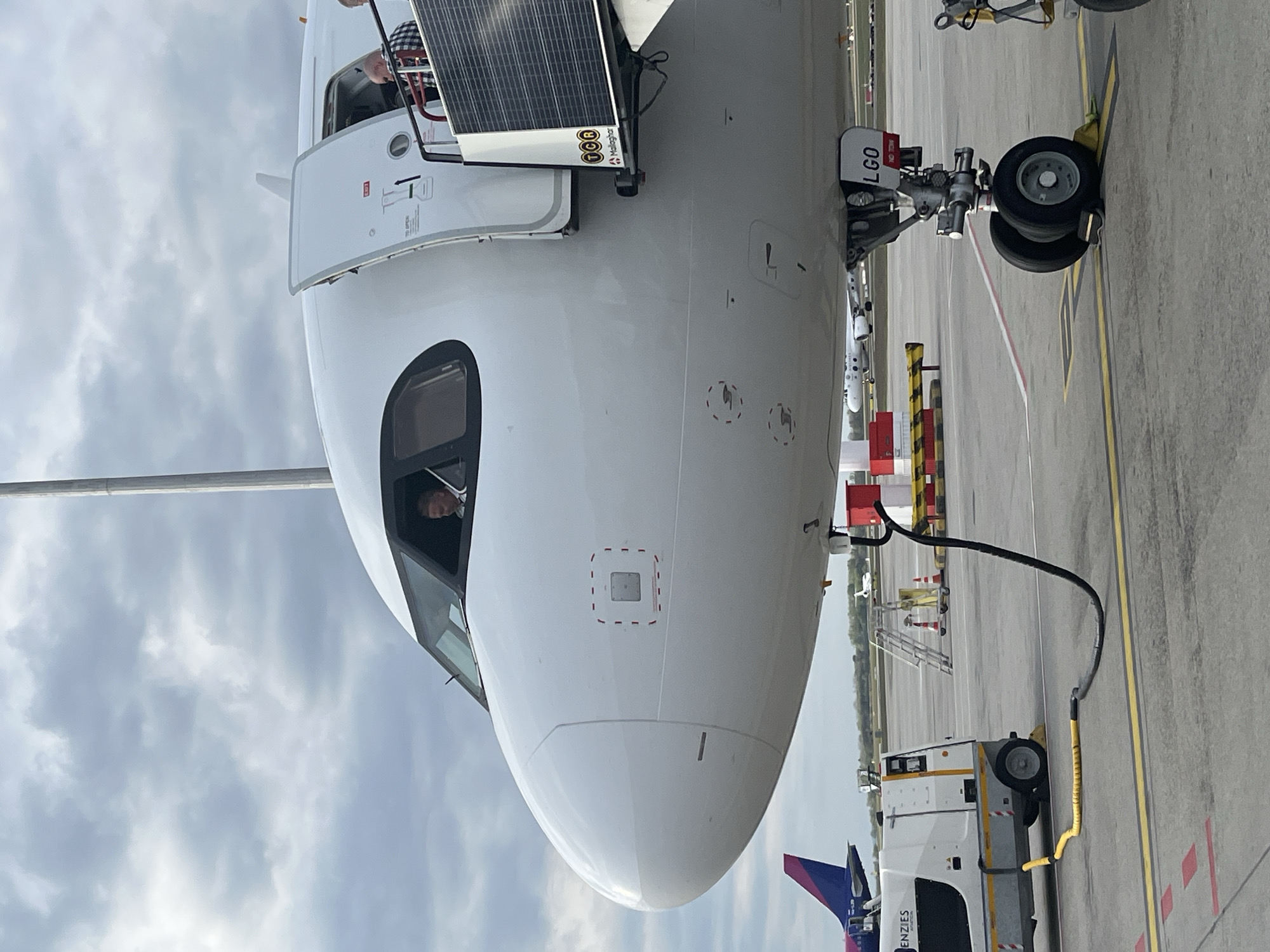 Piano performances and aircraft operations observed at Budapest airport
