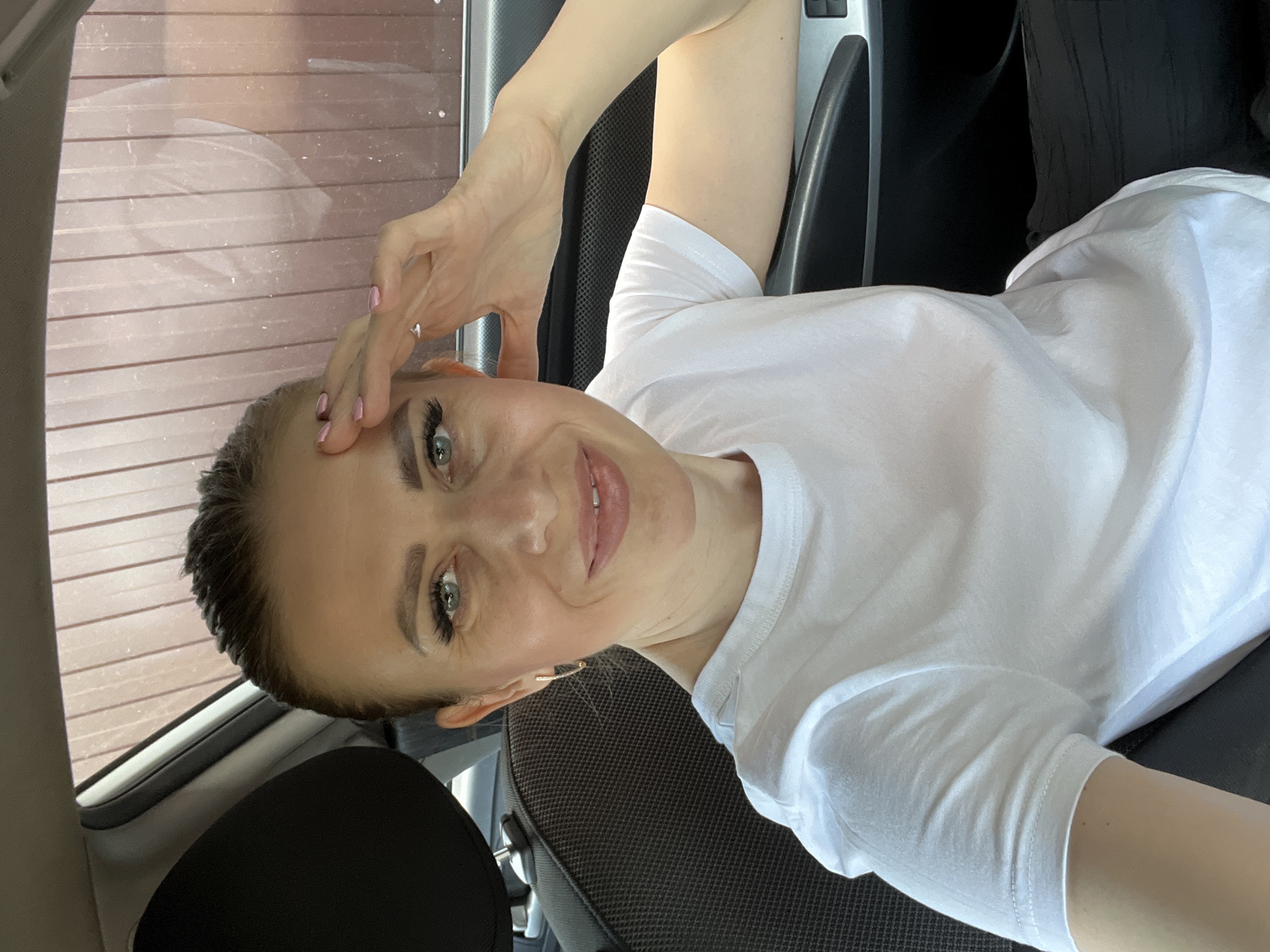 Morning in Bataysk: car selfie and a cottage cheese breakfast