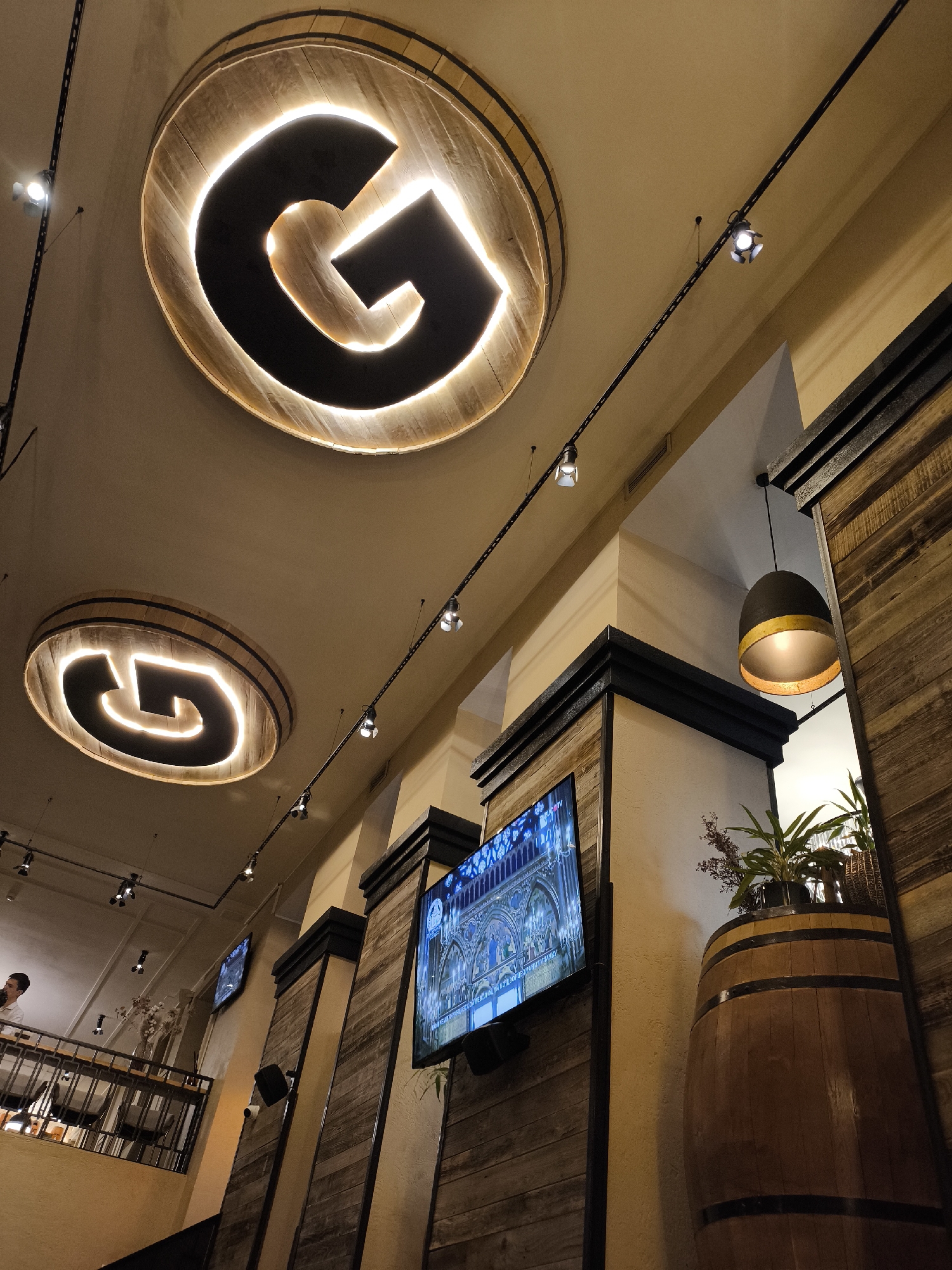 Dining experience captured at Gambrinus restaurant in Moscow