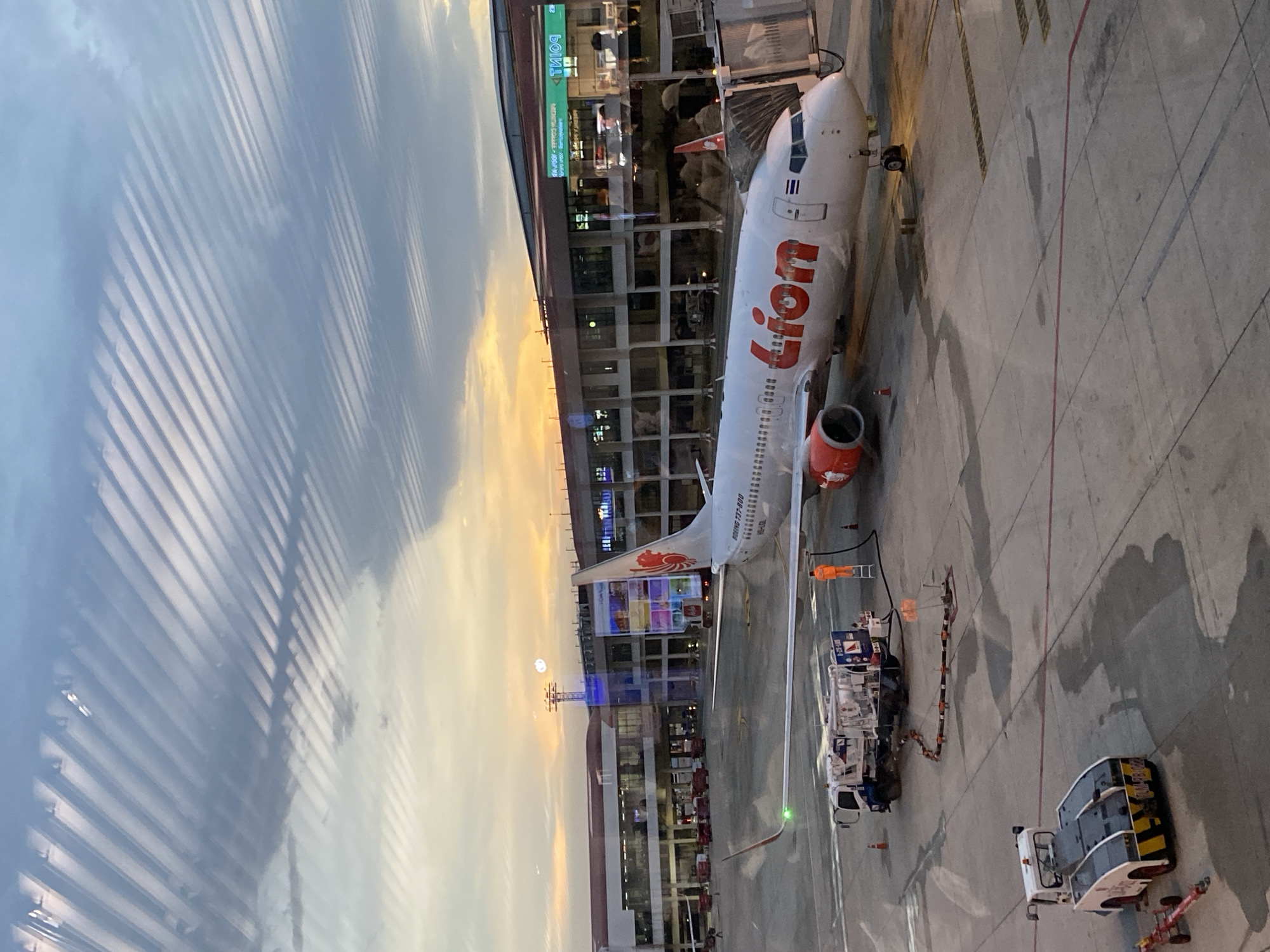 Lion Air aircraft undergoes routine ground operations in Bangkok