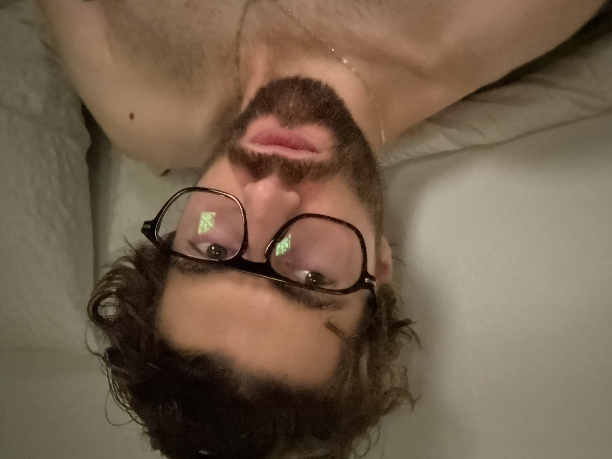 Man resting on pillow observed in Montreal early morning