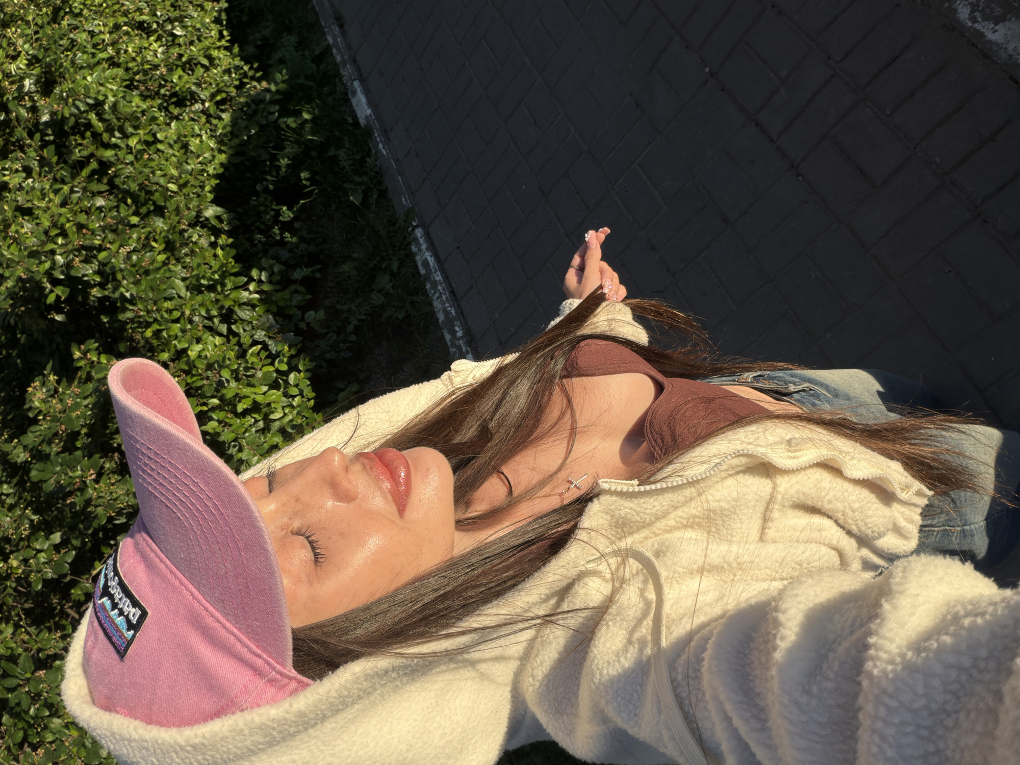 Quick selfie session between Saint Petersburg apartment blocks