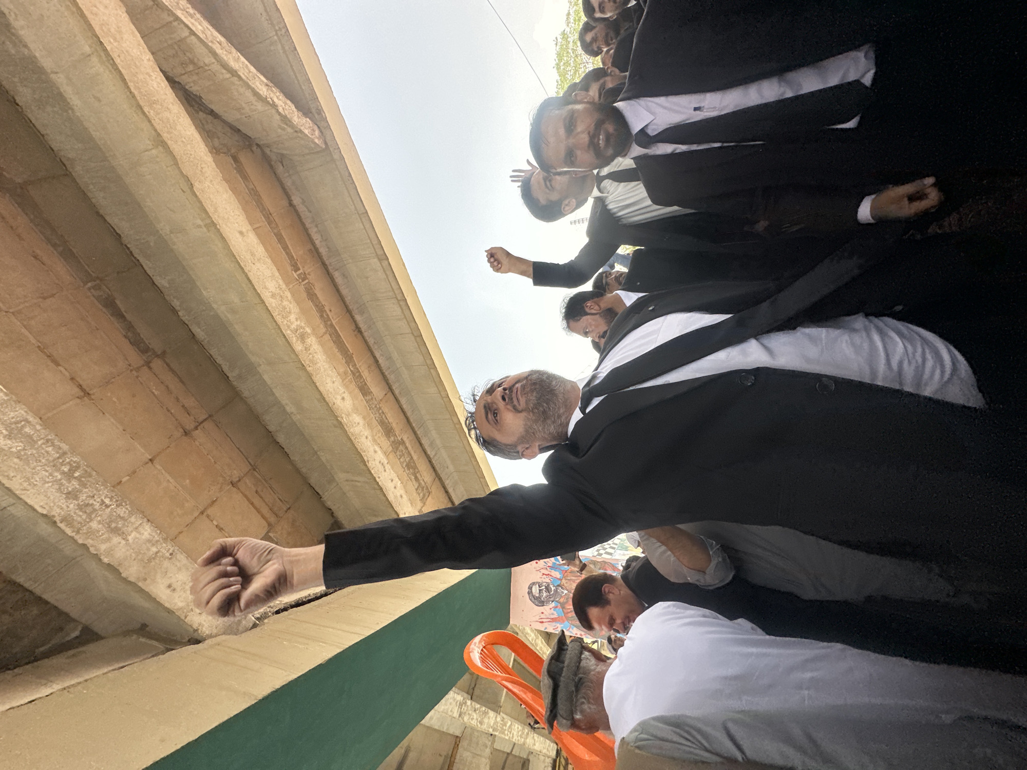 Lawyers rally under Quetta overpass in vocal street protest