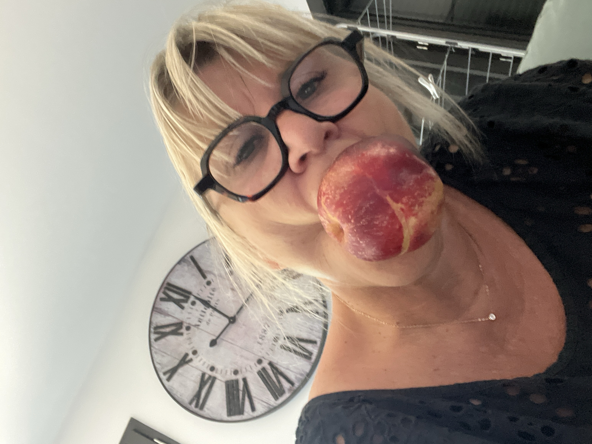 Lazy morning at home in Chambœuf — food, cat, self-portraits